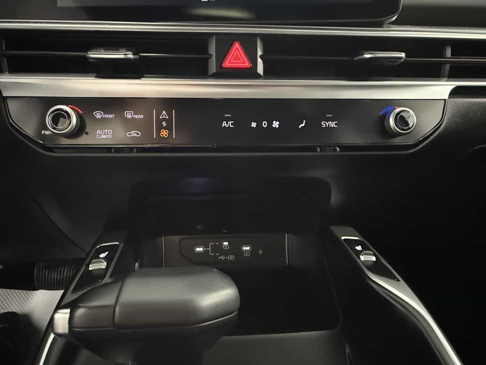 2025 Kia Sorento EX 2.5T - Image 26