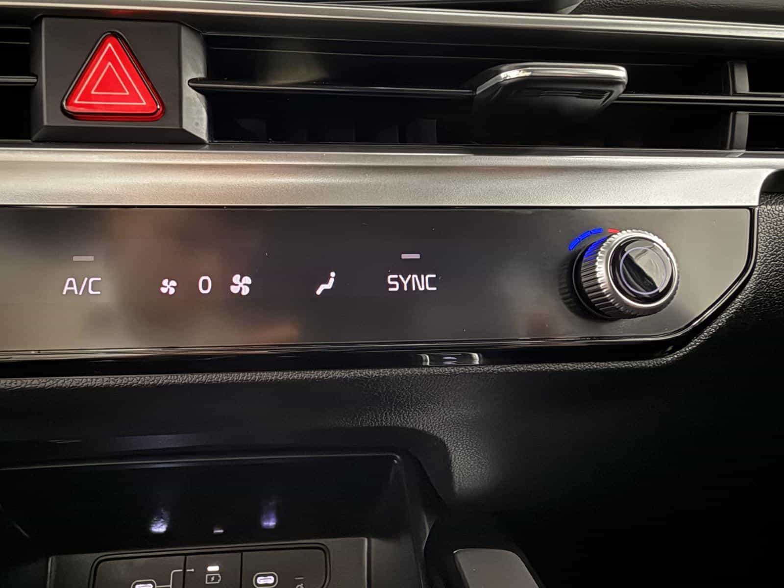 2025 Kia Sorento EX 2.5T - Image 28