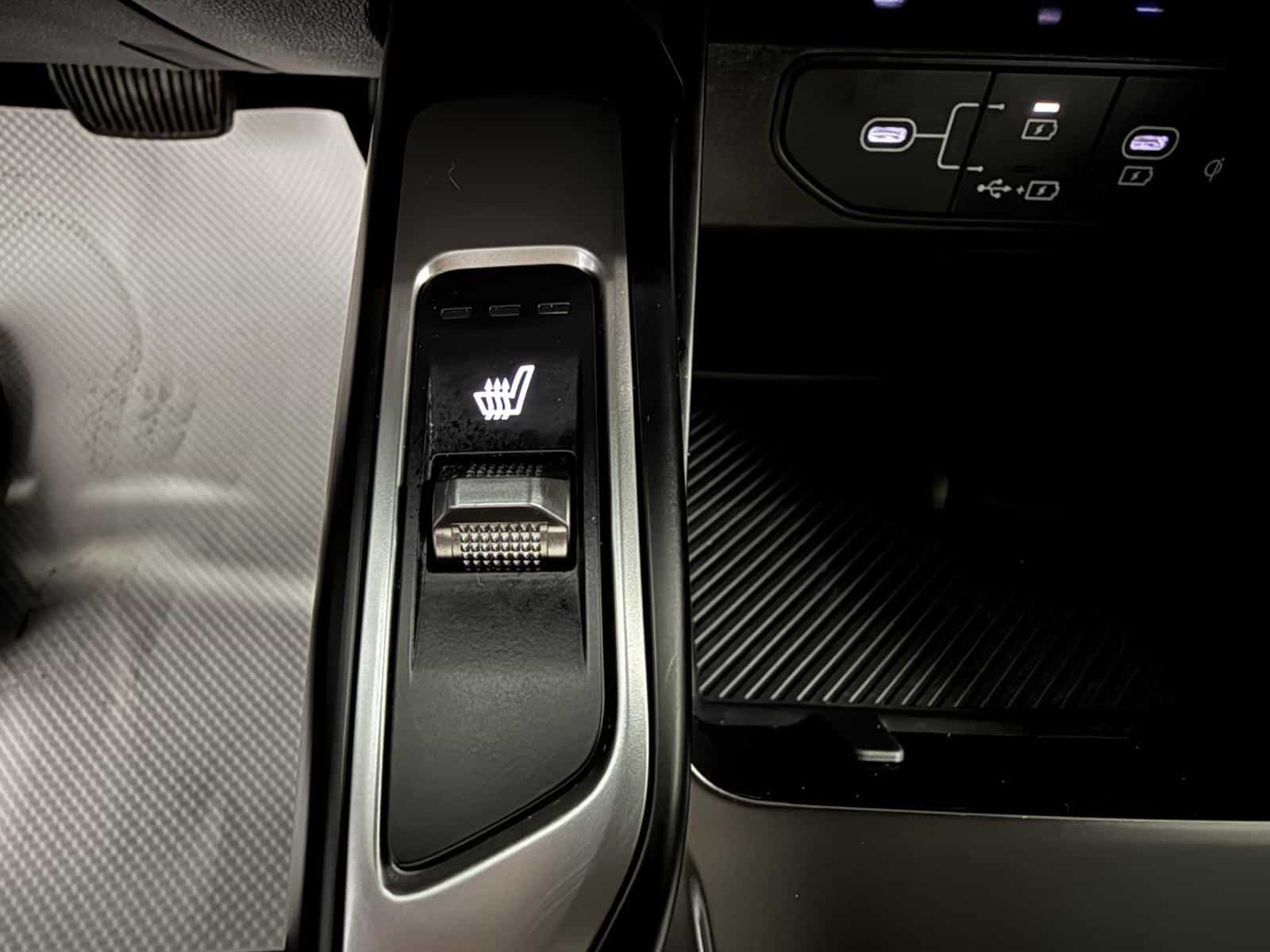 2025 Kia Sorento EX 2.5T - Image 31