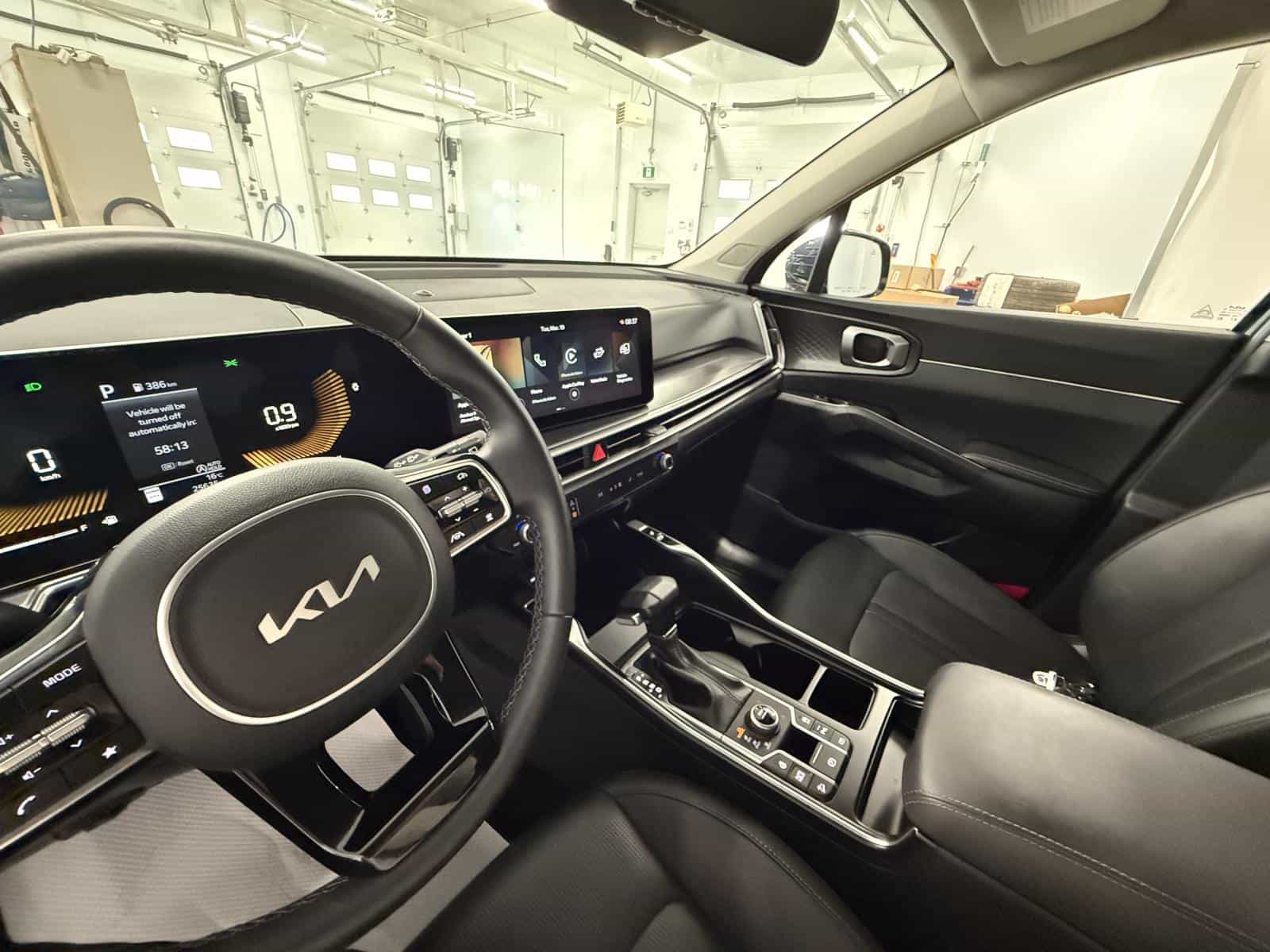 2025 Kia Sorento EX 2.5T - Image 17