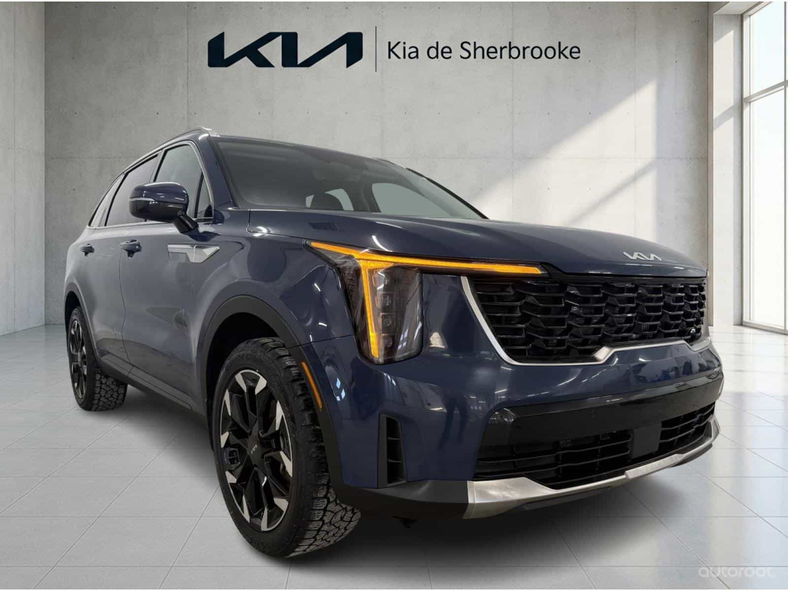2025 Kia Sorento EX 2.5T - Image 4