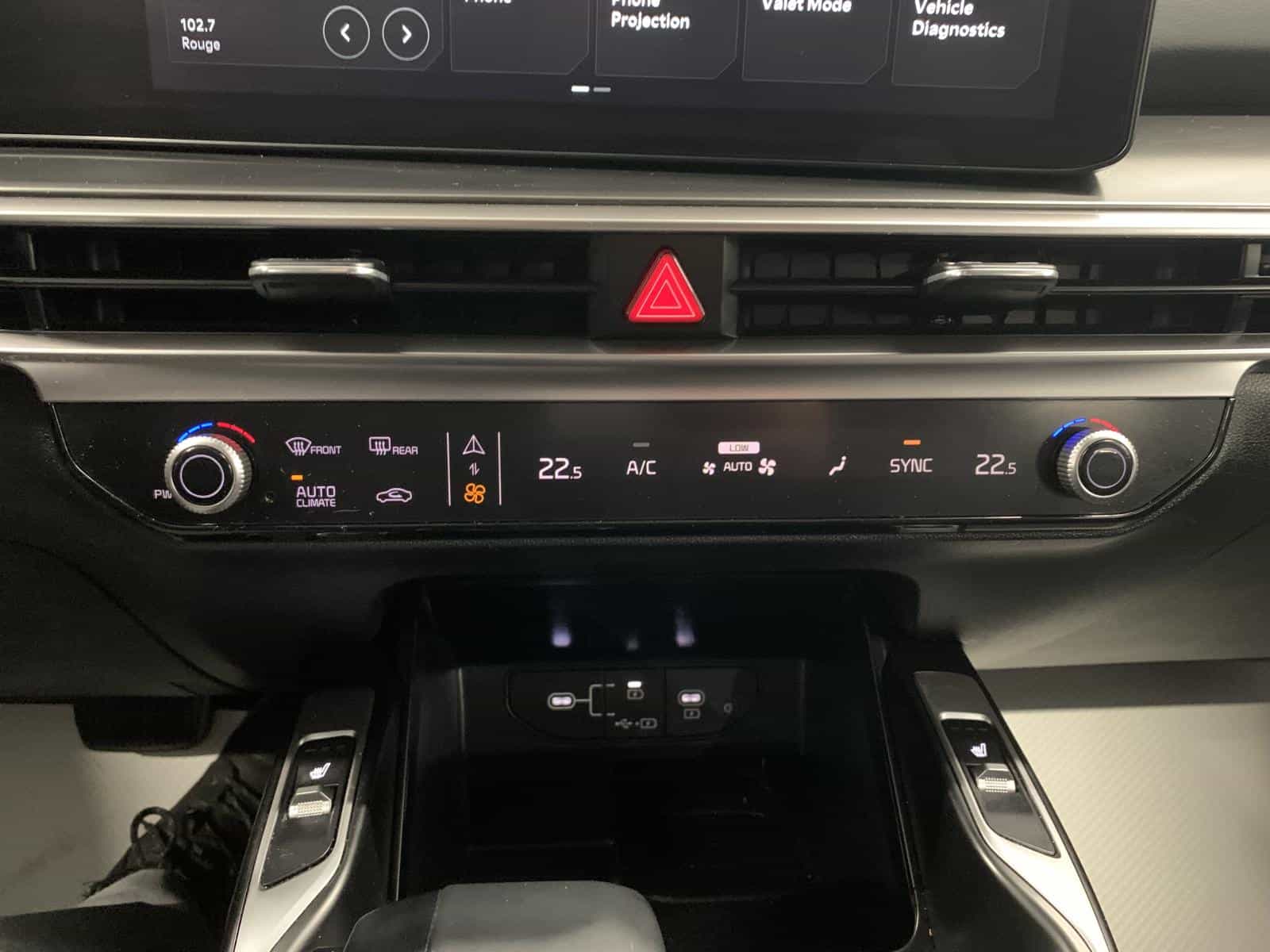 2025 Kia Sorento EX 2.5T - Image 16