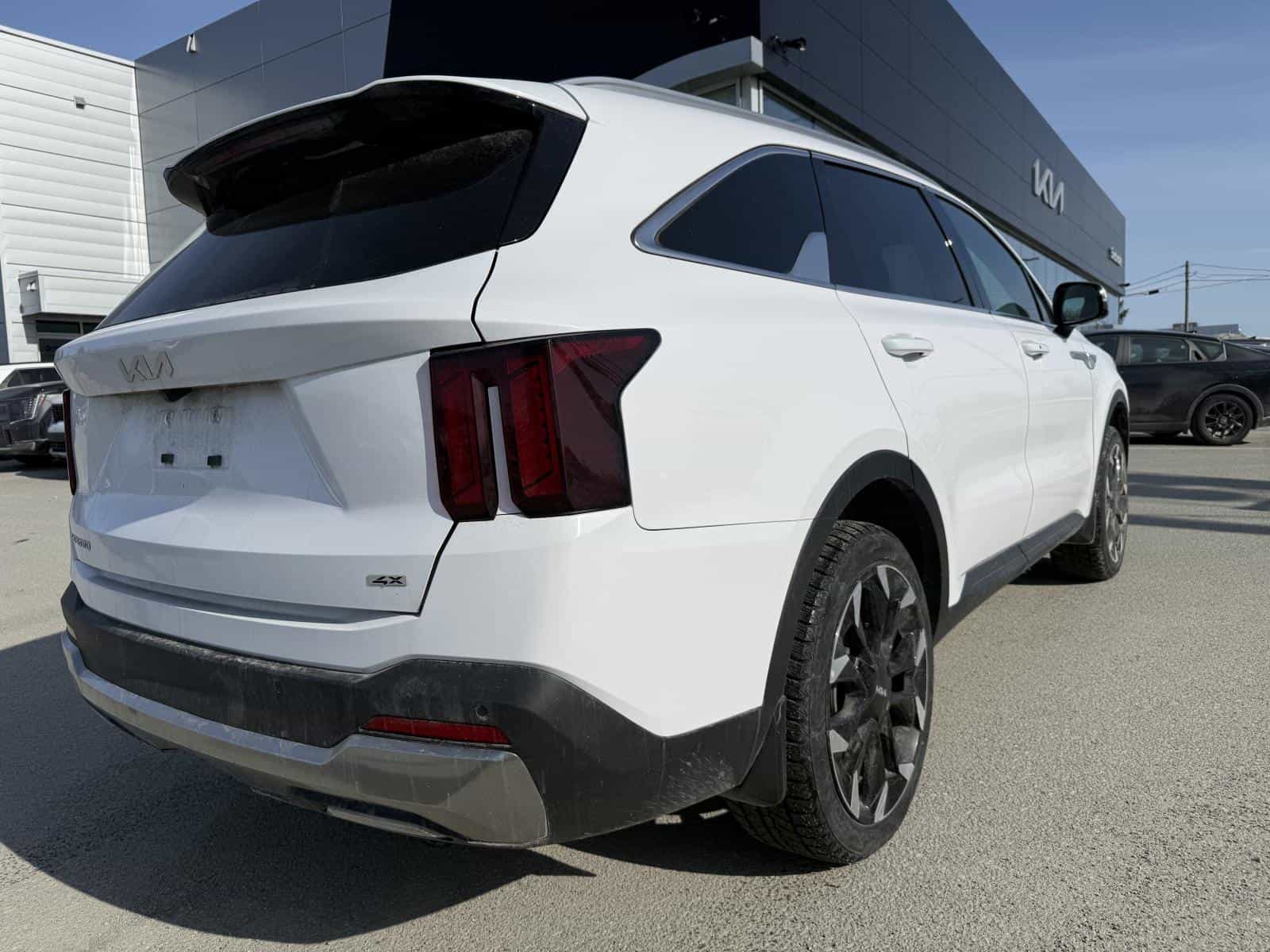 2025 Kia Sorento EX 2.5T - Image 4