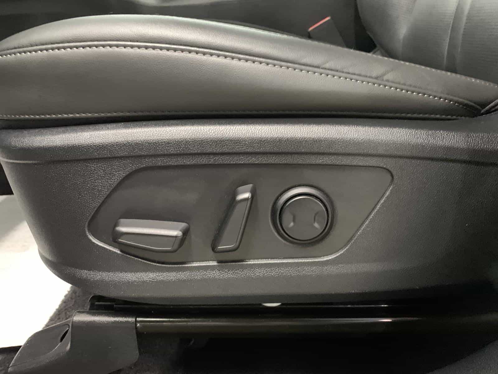 2025 Kia Sorento EX 2.5T - Image 13