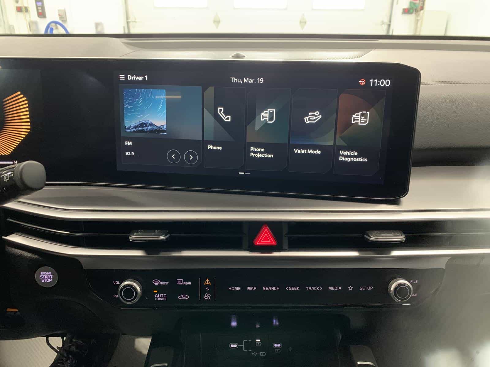 2025 Kia Sorento EX 2.5T - Image 18