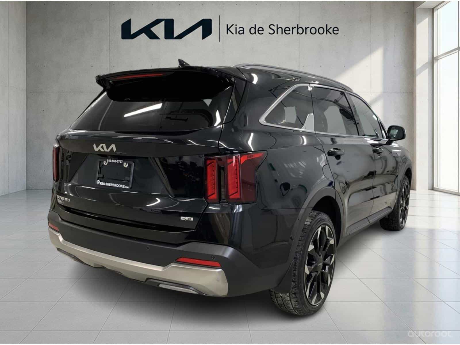 2025 Kia Sorento EX 2.5T - Image 4