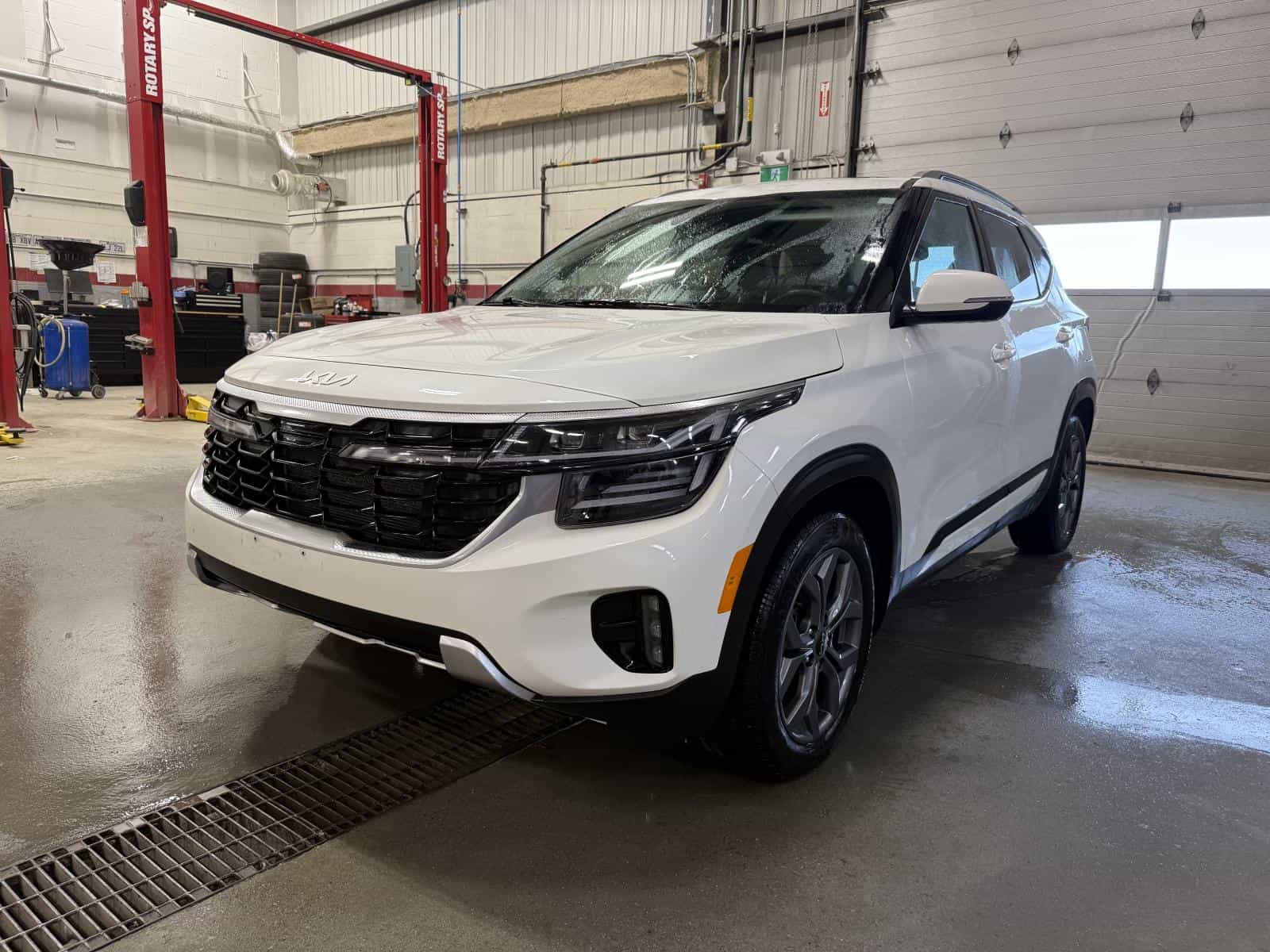 2025 Kia Seltos EX - Image 1