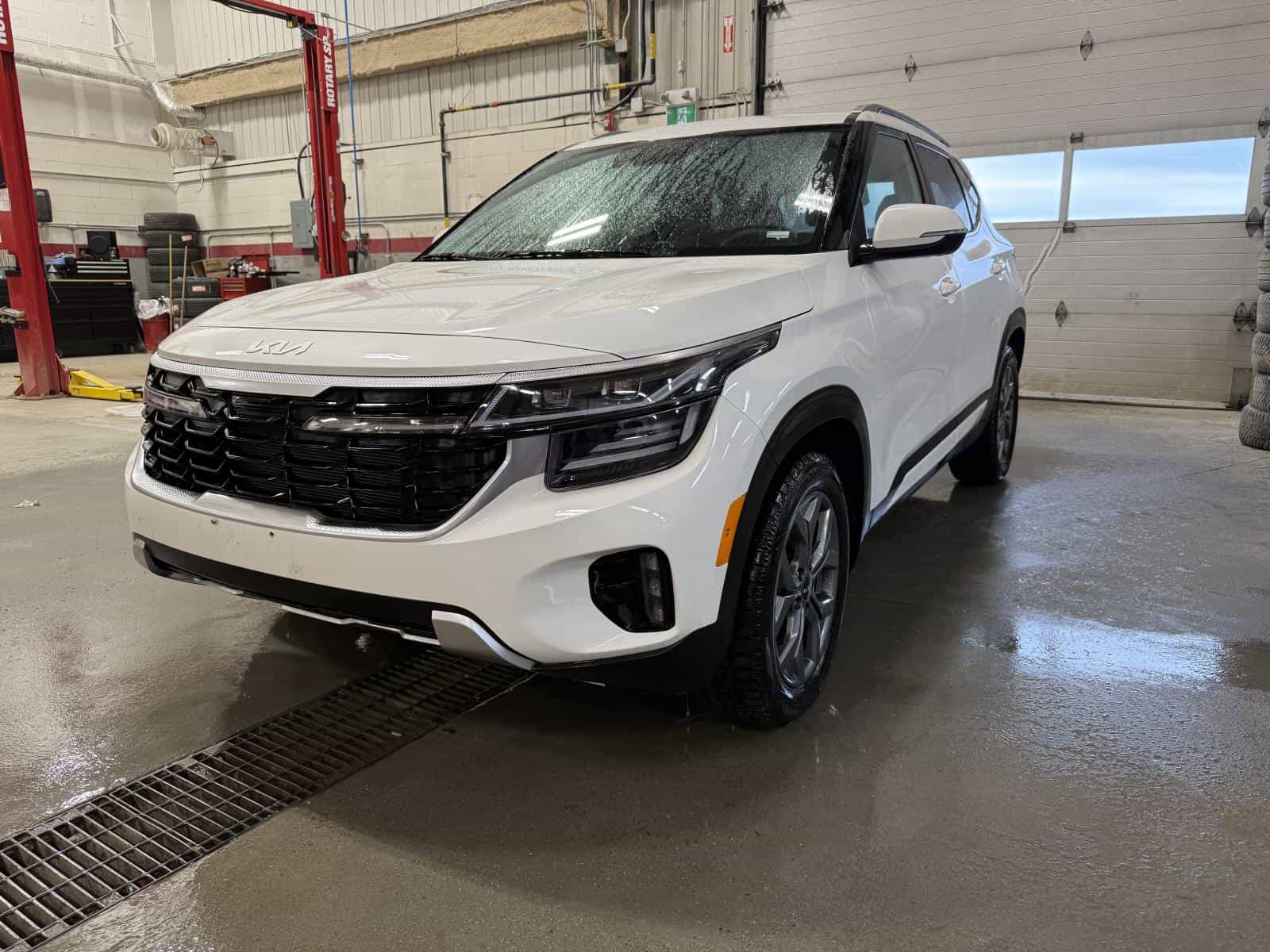 Image 1 Kia Seltos EX 2026