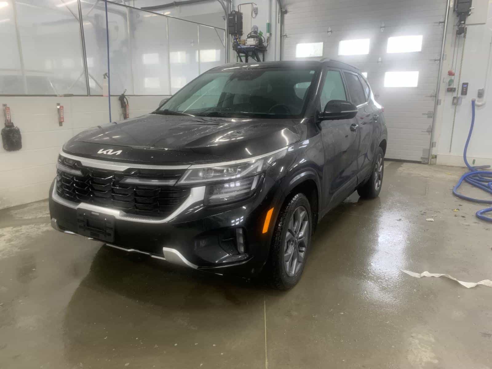 2024 Kia Seltos EX - Image 1