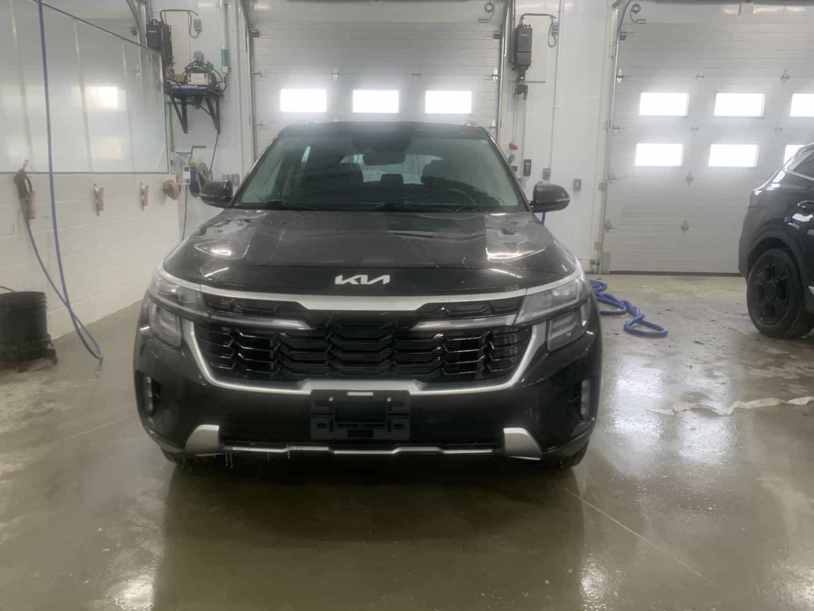 2024 Kia Seltos EX - Image 2