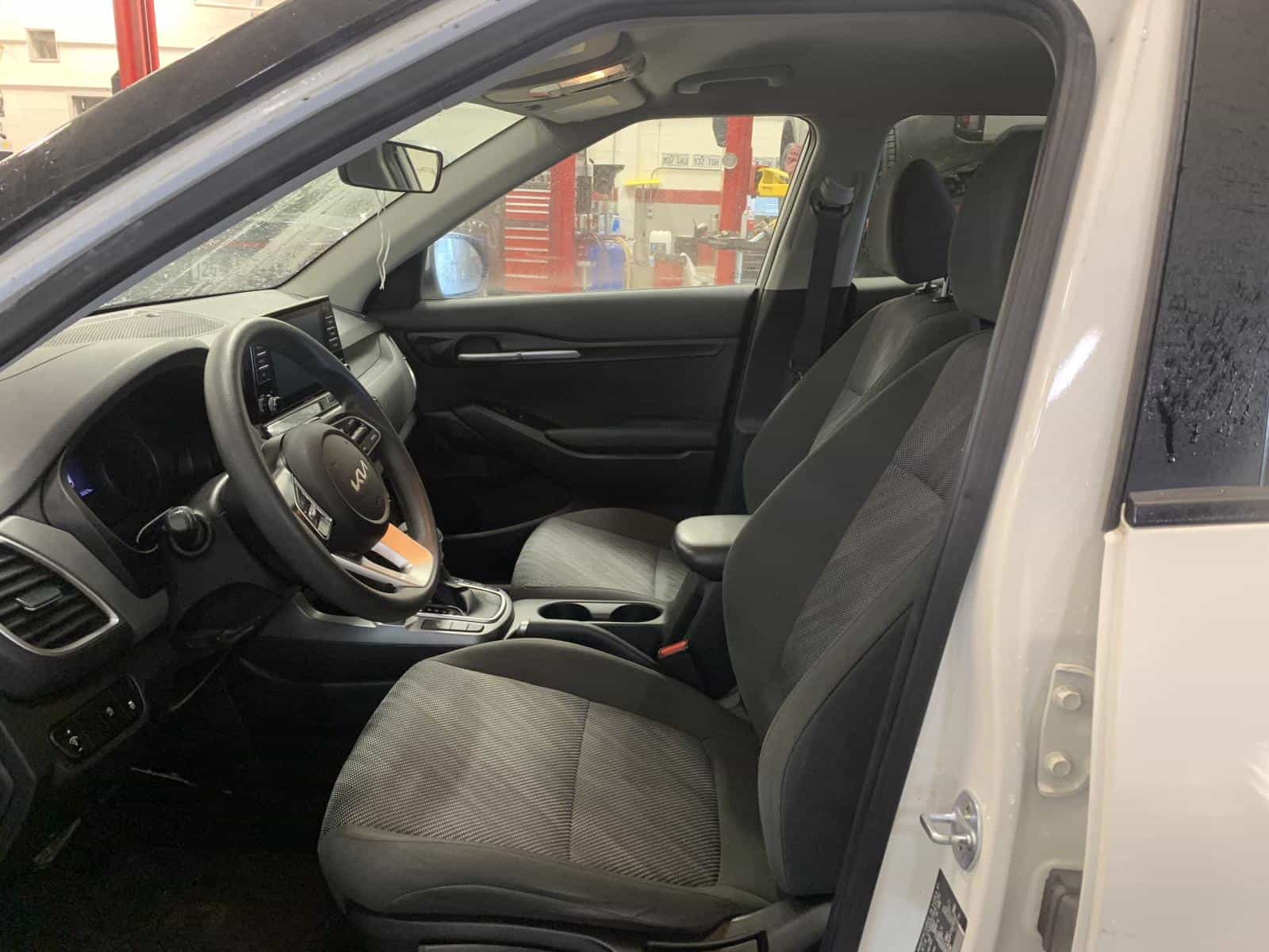 2023 Kia Seltos LX - Image 6