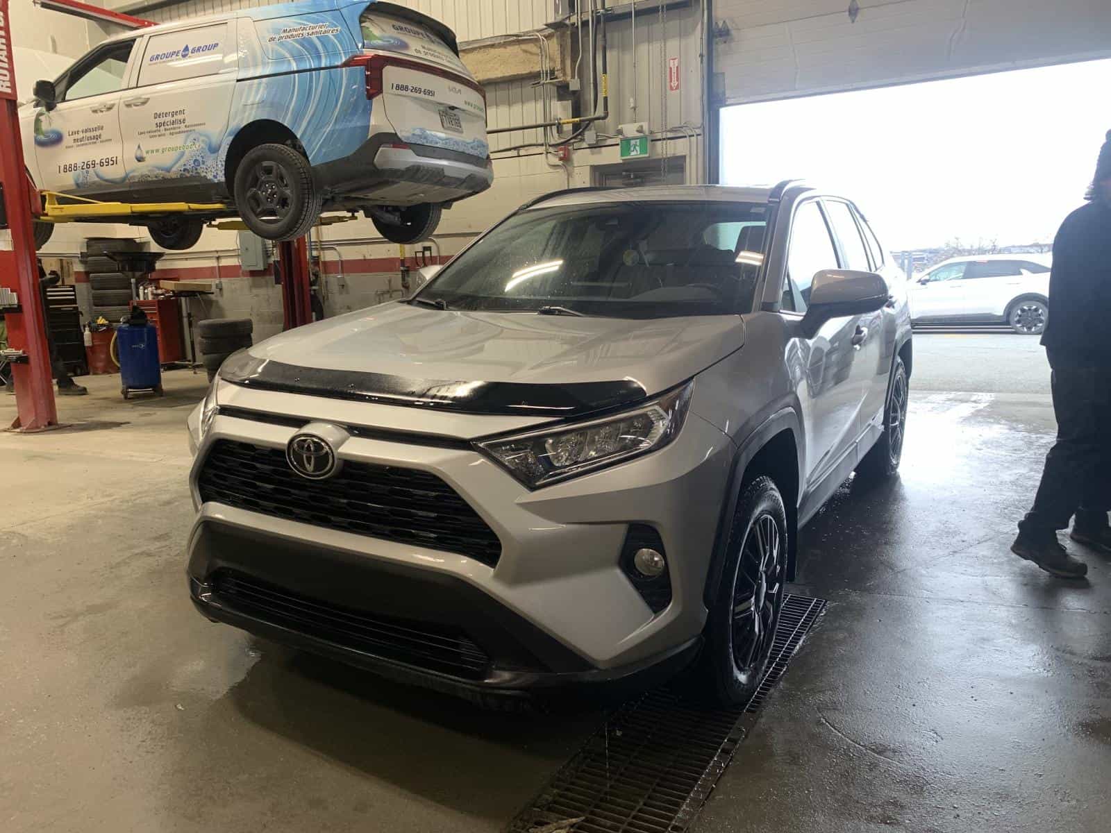 Image 1 Toyota Rav4 XLE 2020