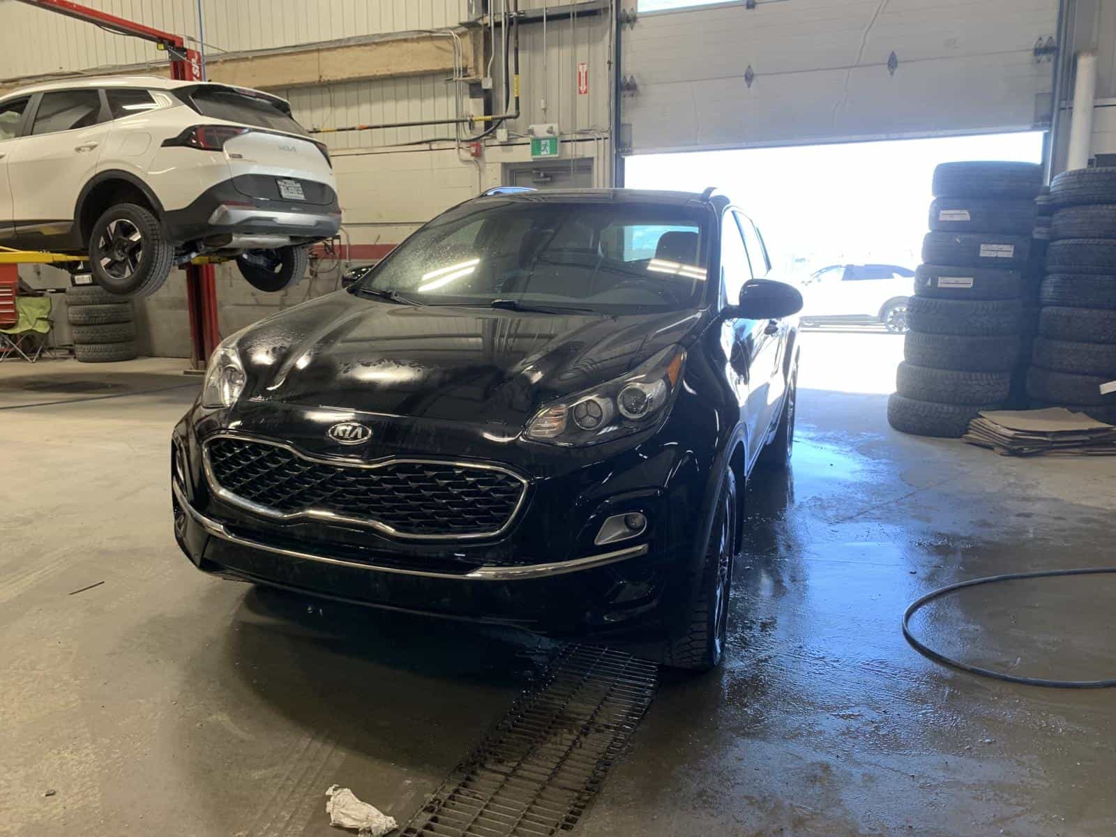 2020 Kia Sportage EX - Image 1