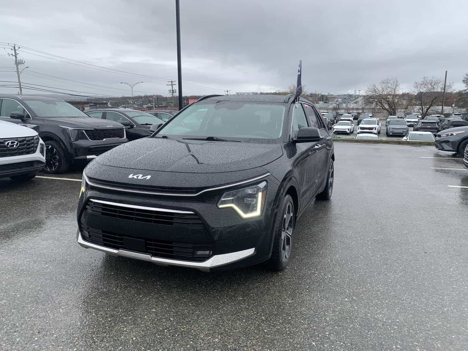 Image 1 Kia Niro SX 2023