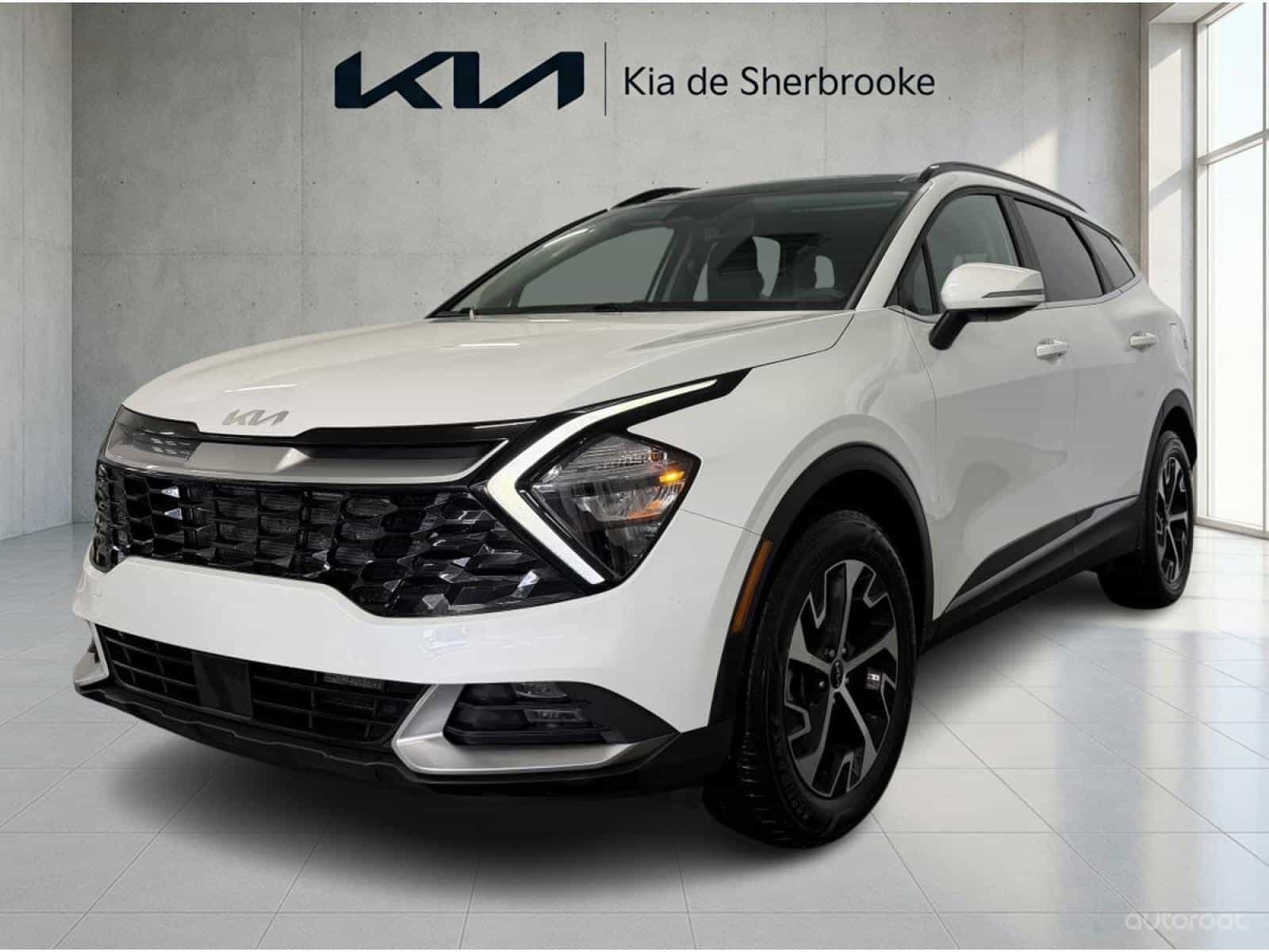2023 Kia Sportage EX - Image 1