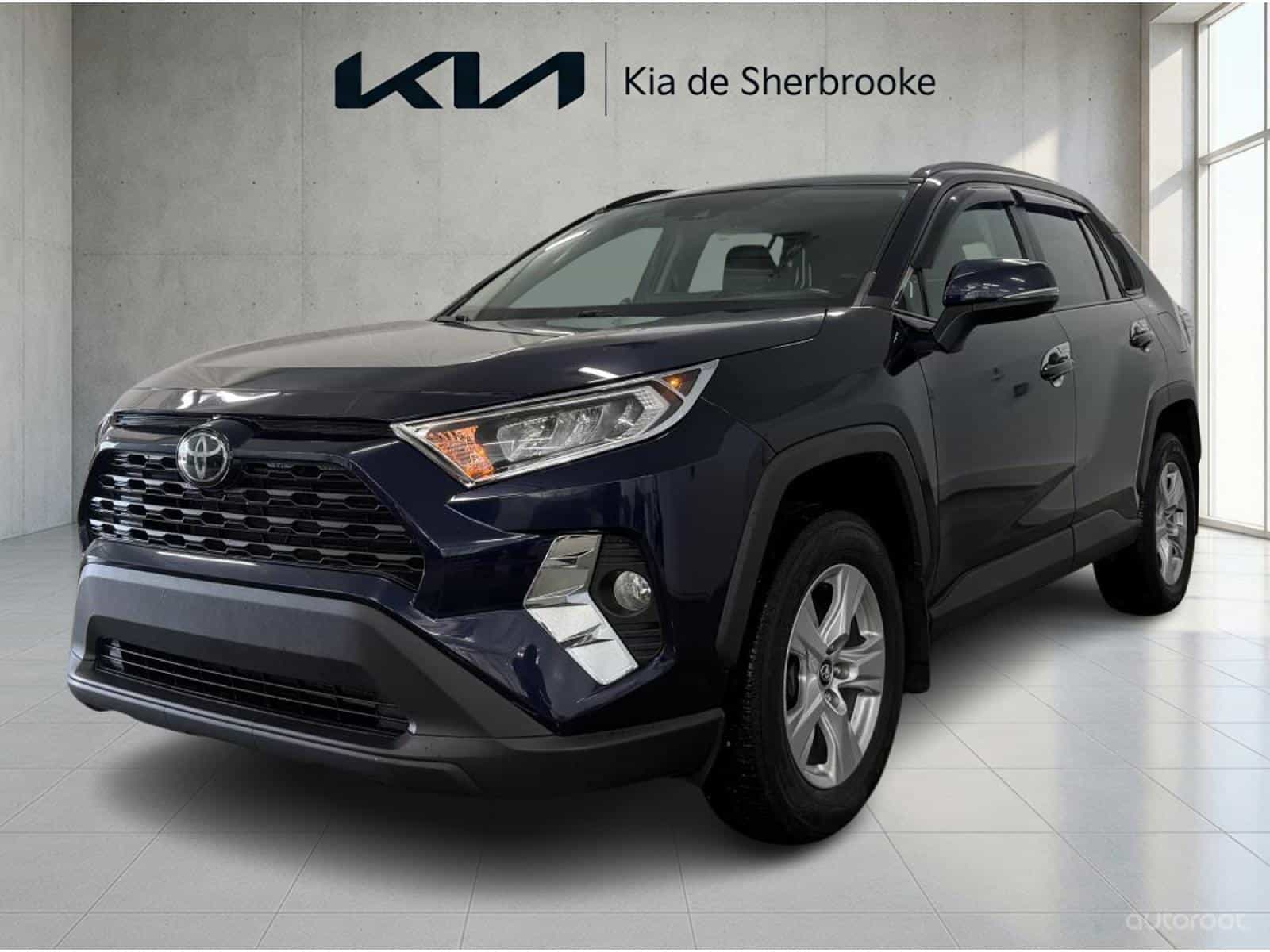 Image 1 Toyota Rav4 XLE 2020