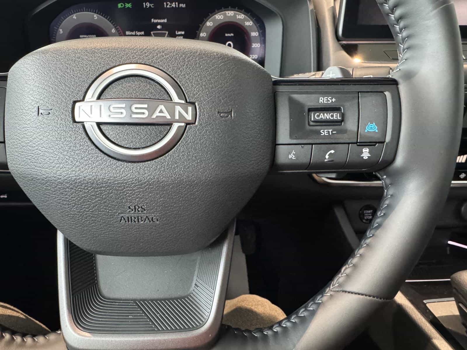 2025 Nissan Rogue SL - Image 15