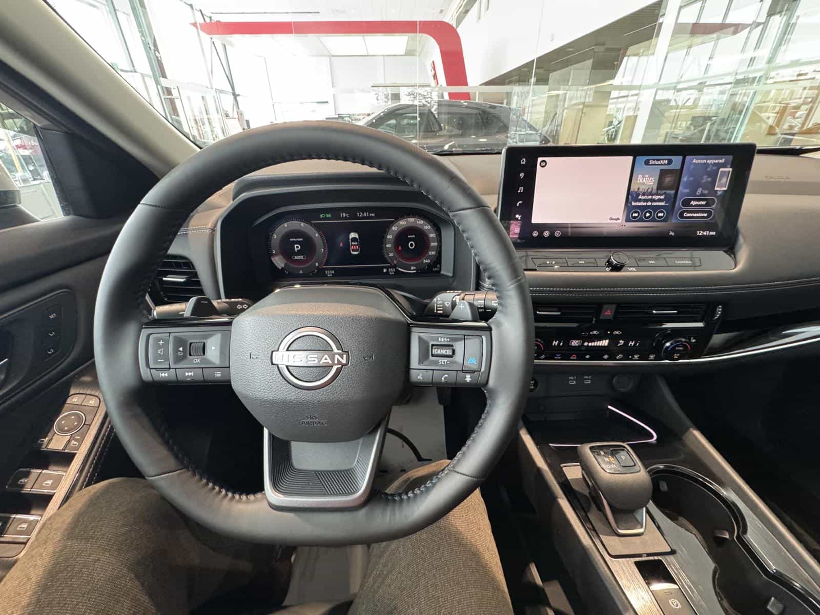 2025 Nissan Rogue SL - Image 16