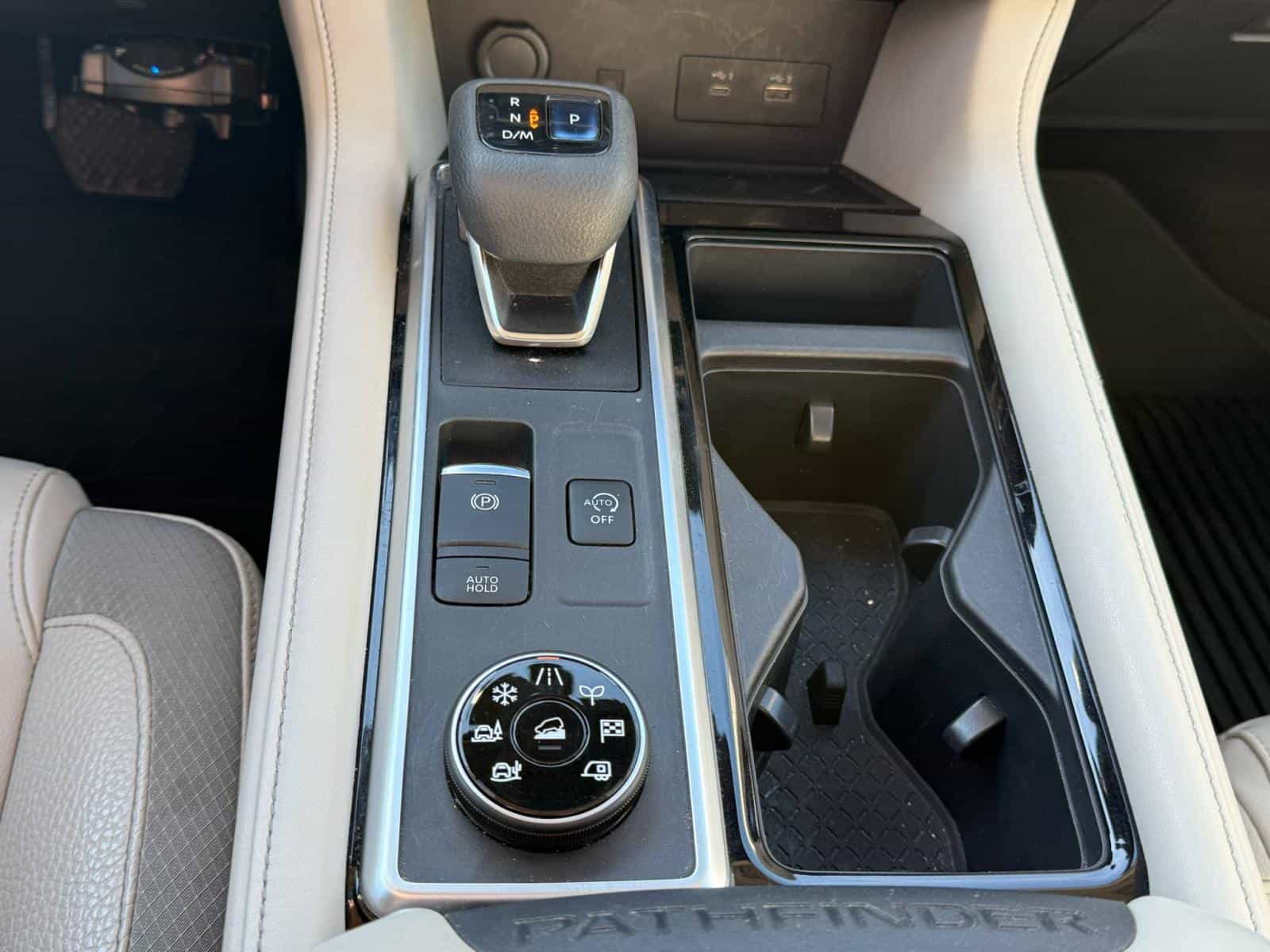 2022 Nissan Pathfinder SL - Image 17