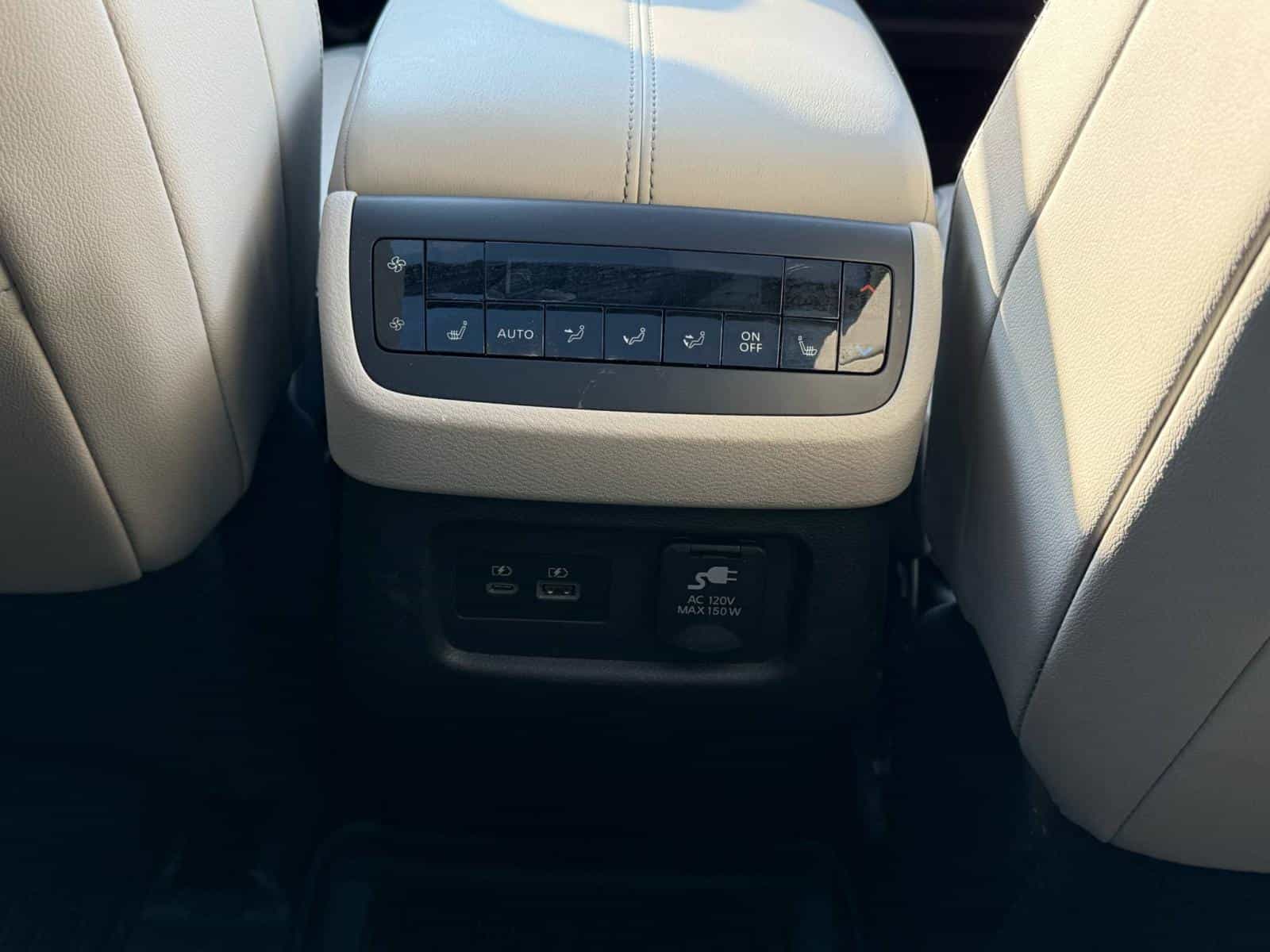 2022 Nissan Pathfinder SL - Image 18