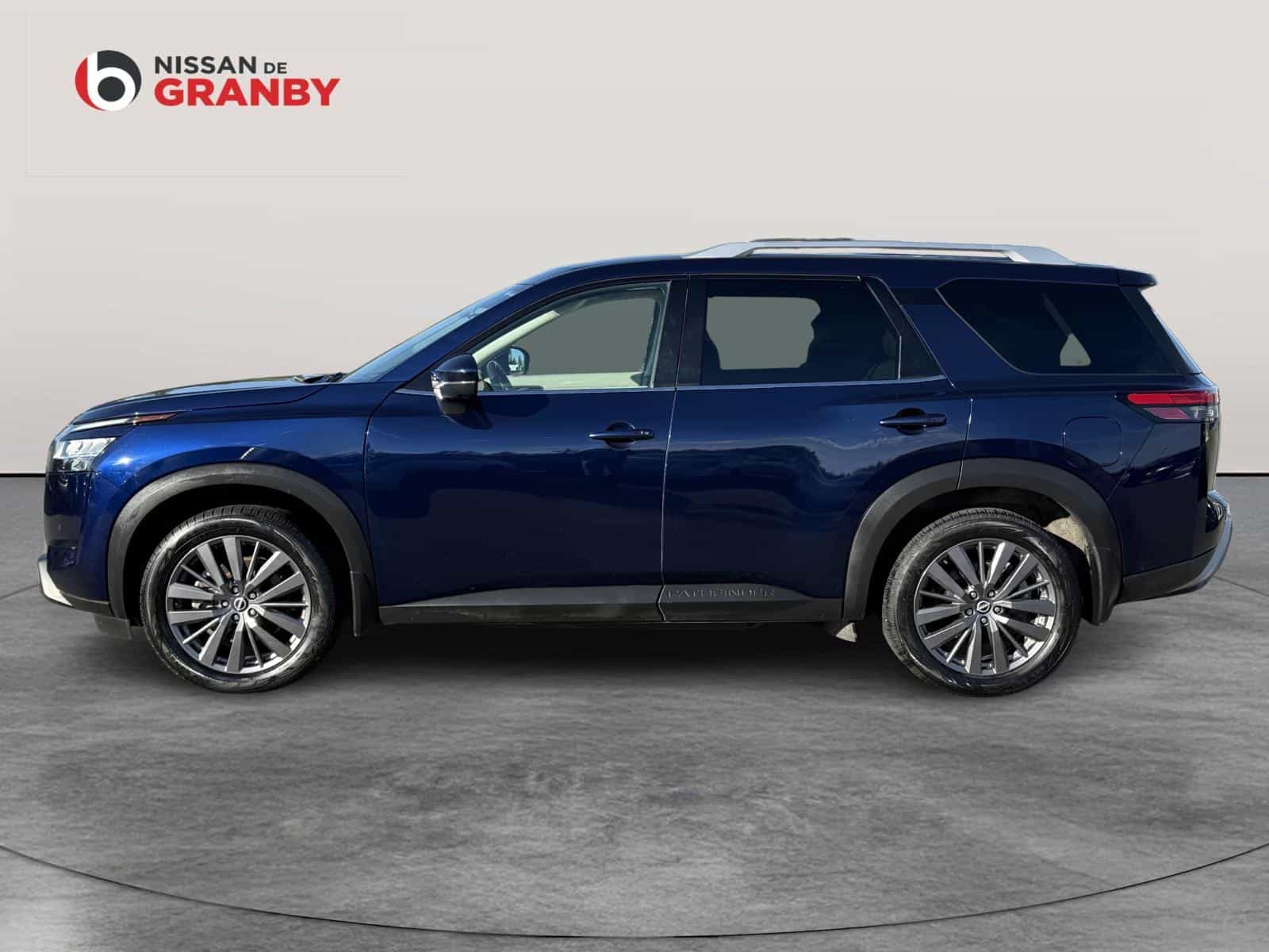 Image 2 Nissan Pathfinder SL 2022