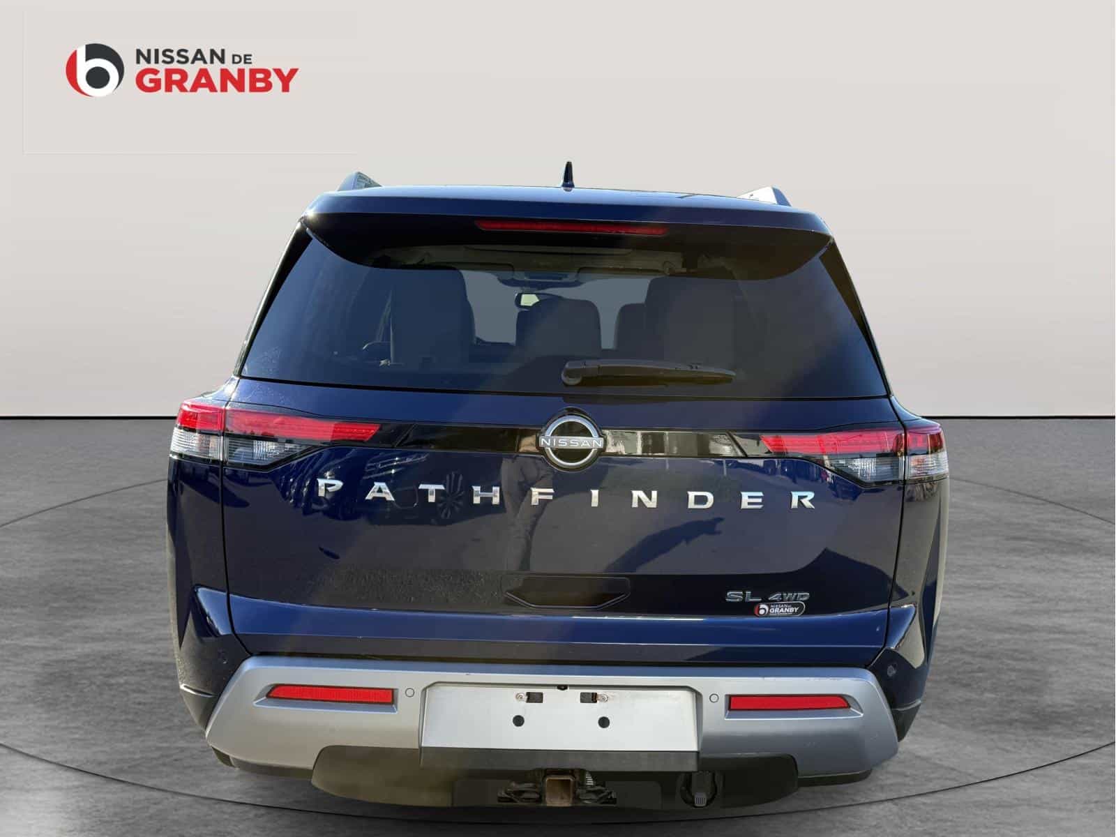 2022 Nissan Pathfinder SL - Image 4