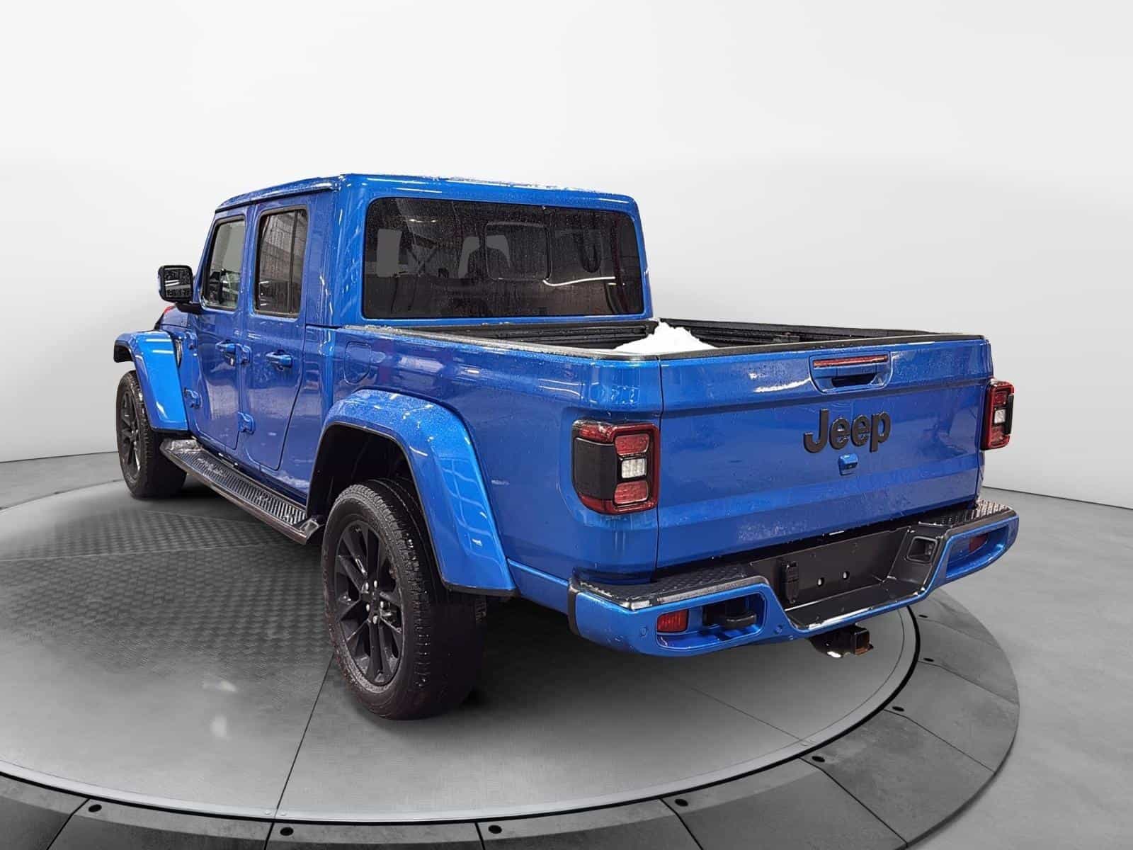 2022 Jeep Gladiator Overland - Image 4