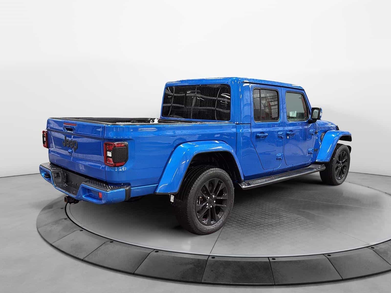 2022 Jeep Gladiator Overland - Image 6