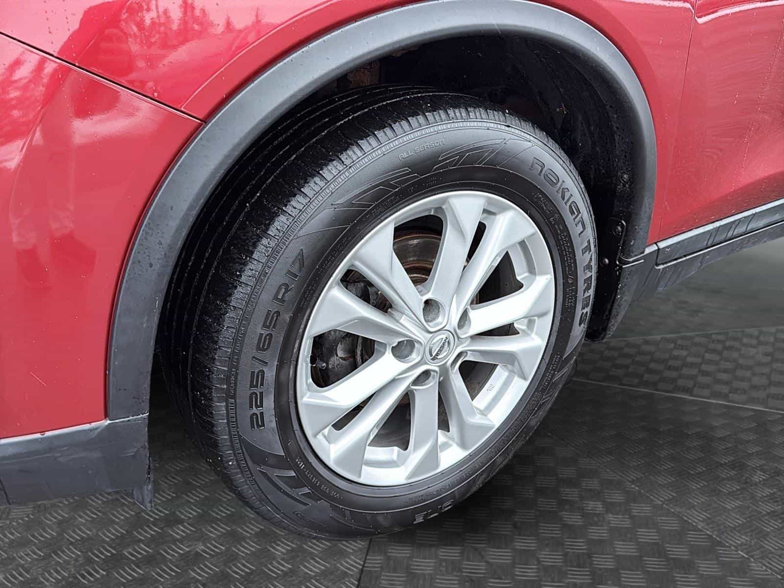 2016 Nissan Rogue SV Special Edition - Image 10