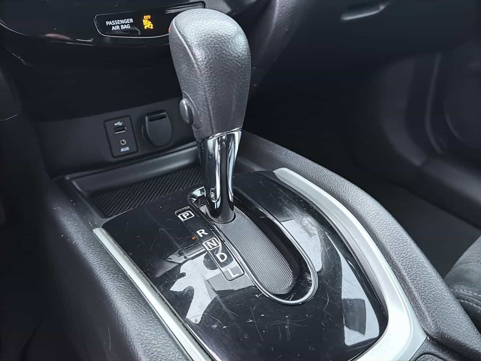 2016 Nissan Rogue SV Special Edition - Image 19