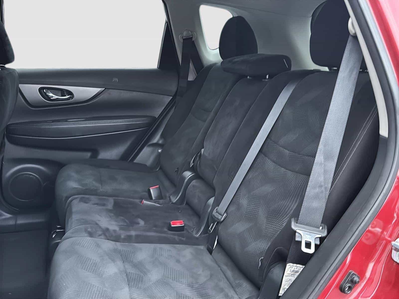 2016 Nissan Rogue SV Special Edition - Image 22