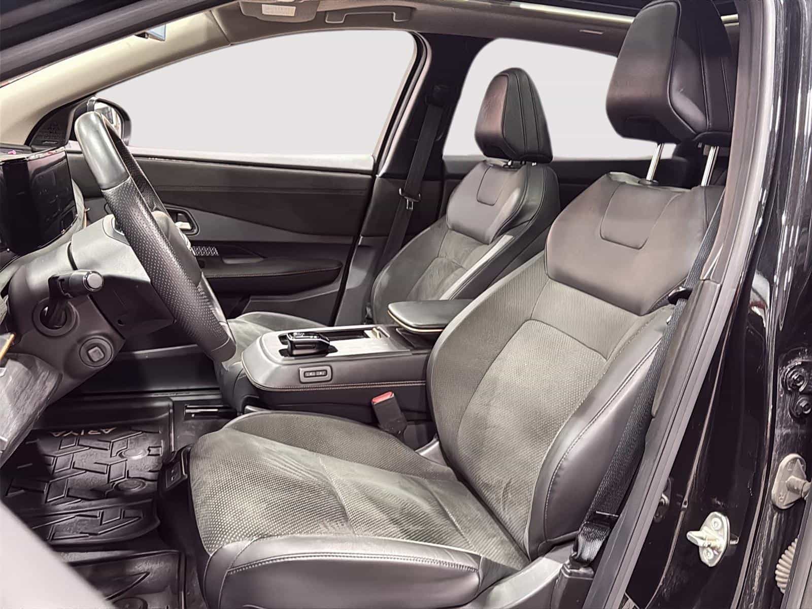 2023 Nissan Ariya Platinum+ - Image 12