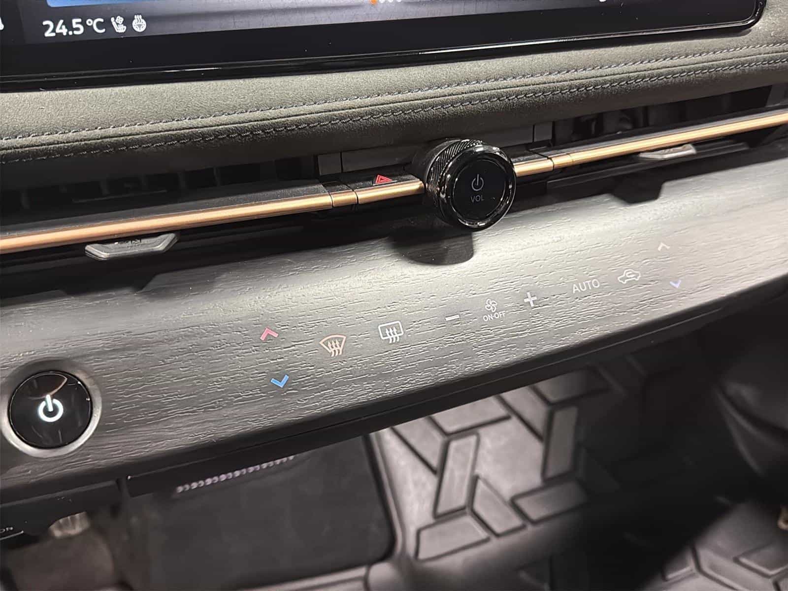 2023 Nissan Ariya Platinum+ - Image 20