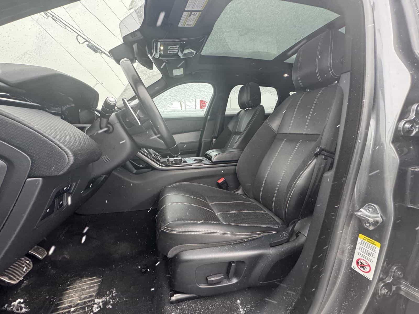 2019 Land Rover Range Rover Velar SE R-Dynamic - Image 6