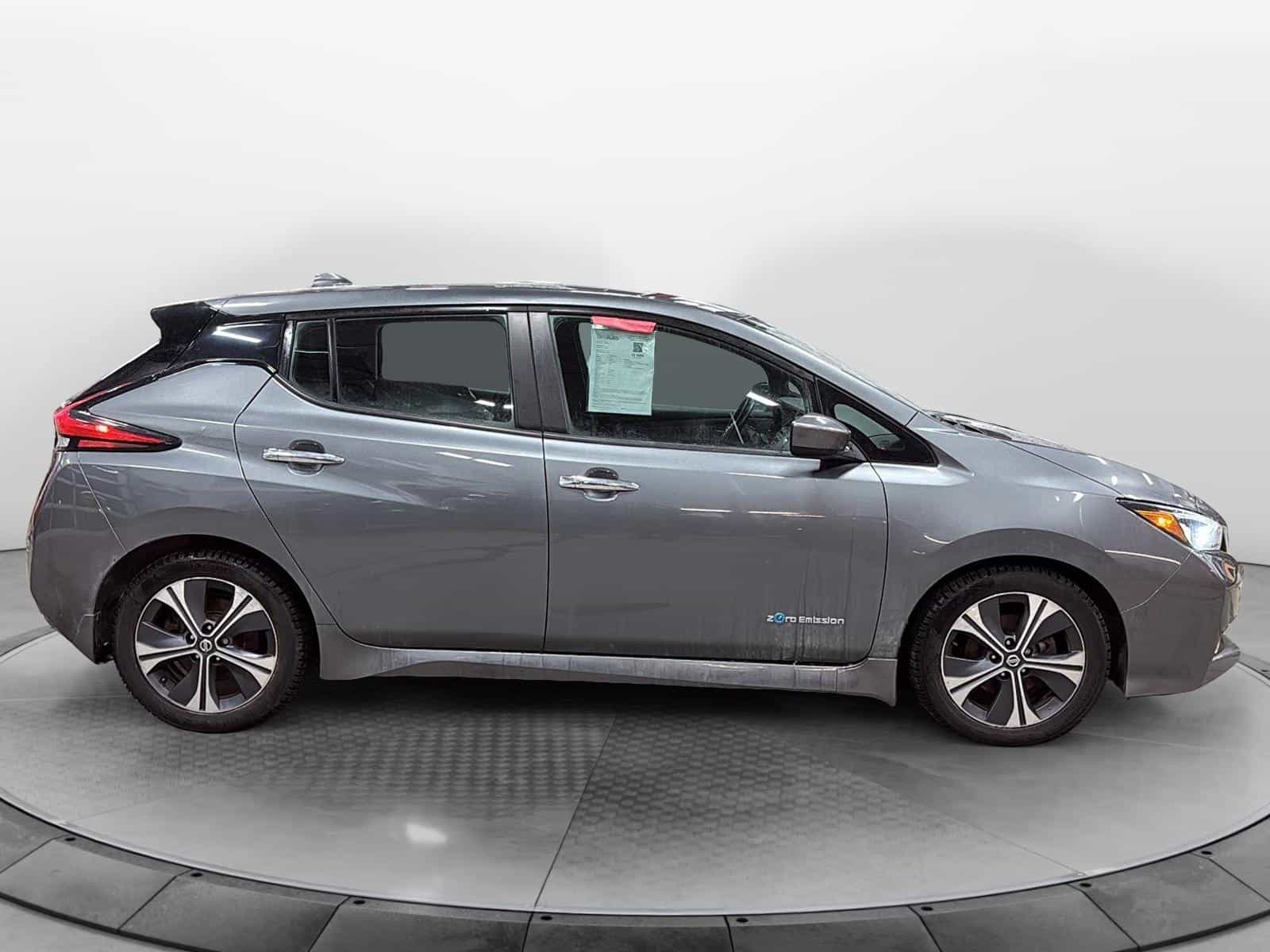 2019 Nissan Leaf SV - Image 6