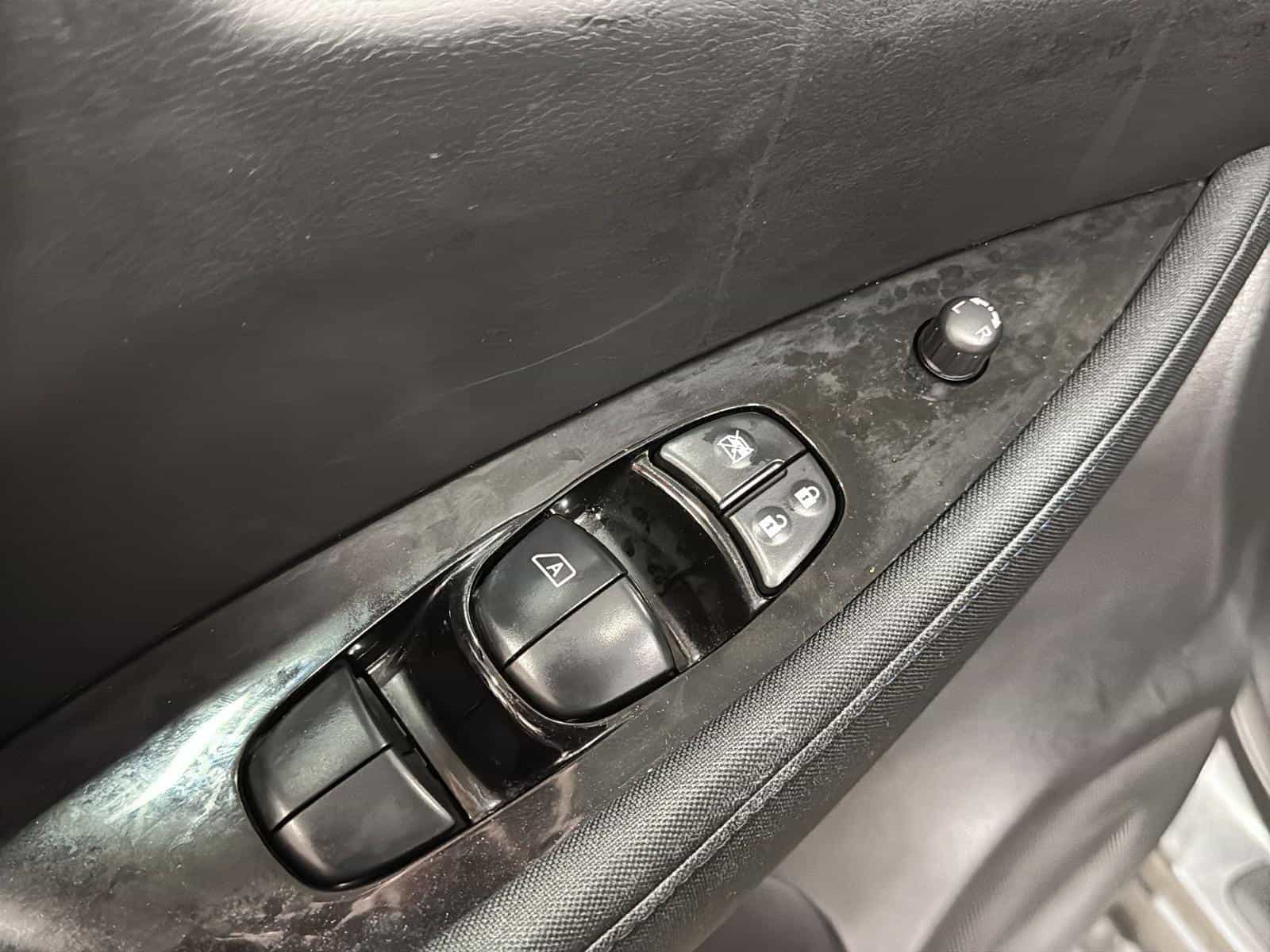 2019 Nissan Leaf SV - Image 11