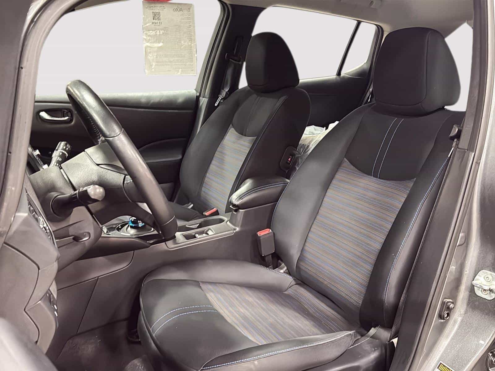 2019 Nissan Leaf SV - Image 10