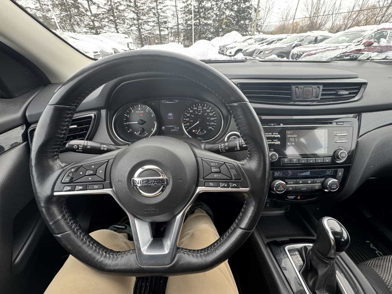Image 7 Nissan Qashqai SV 2017