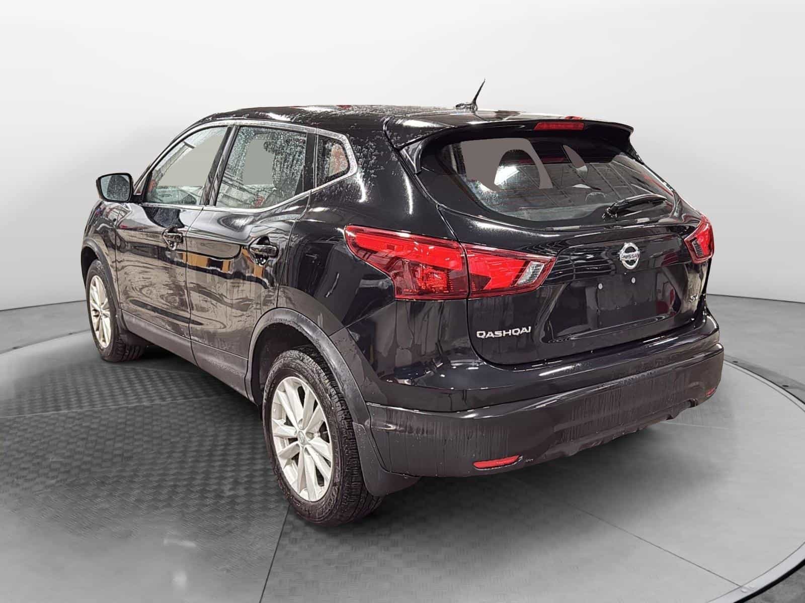 2017 Nissan Qashqai SV - Image 3