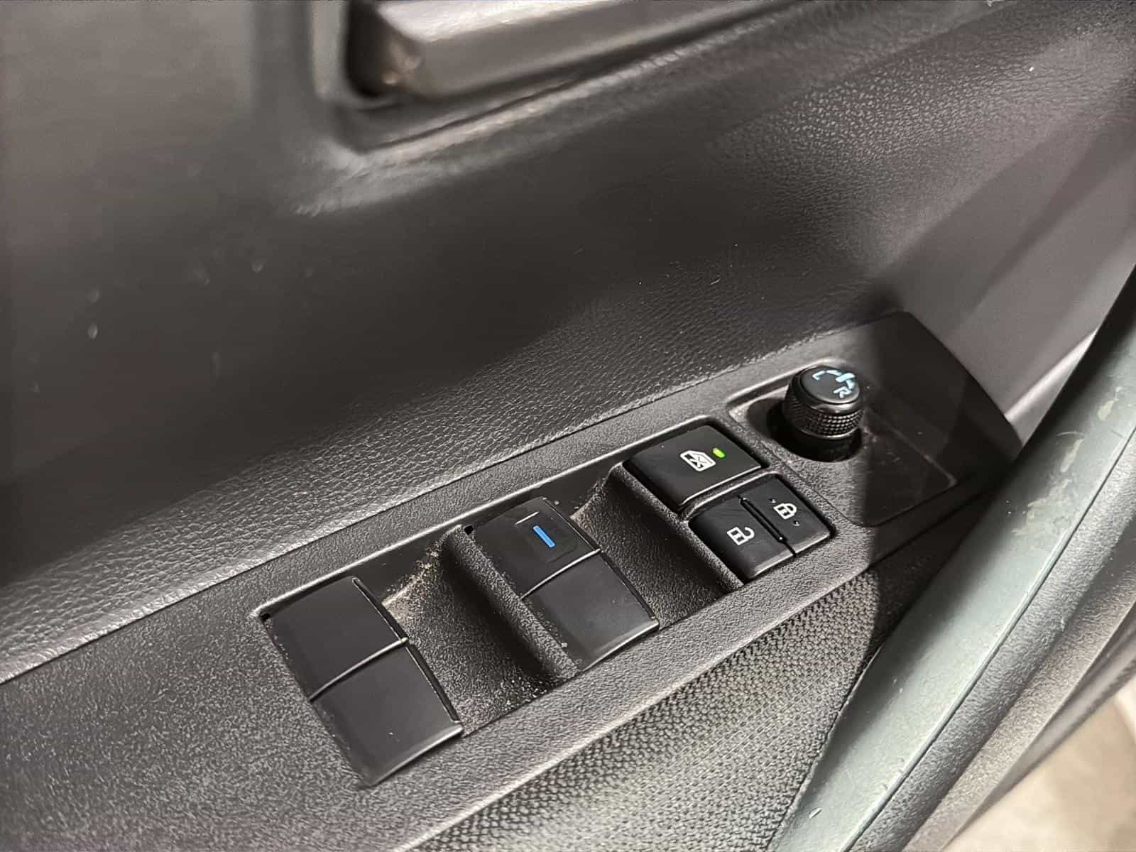 Image 13 Toyota Corolla L 2022