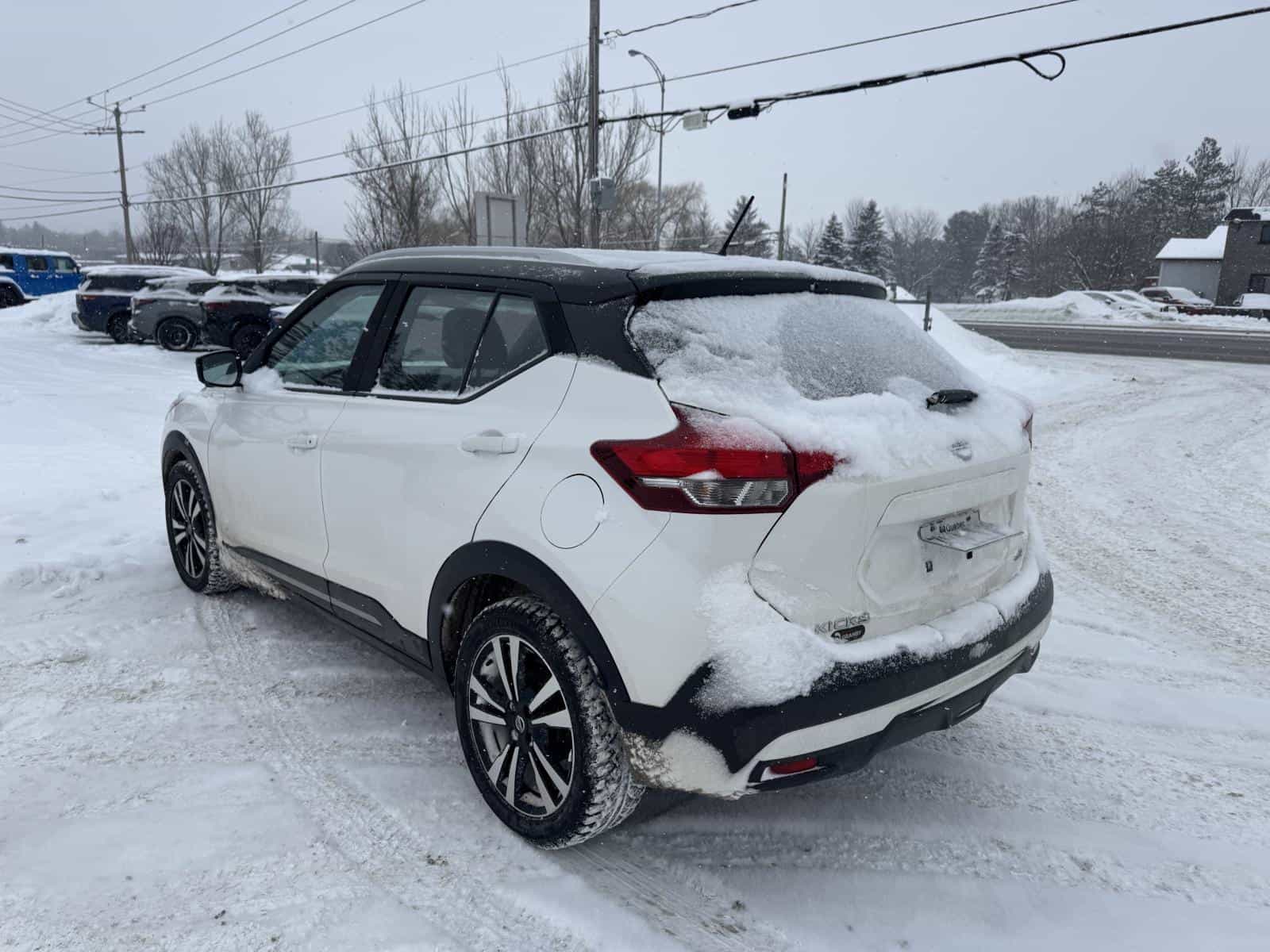2019 Nissan Kicks SR - Image 5