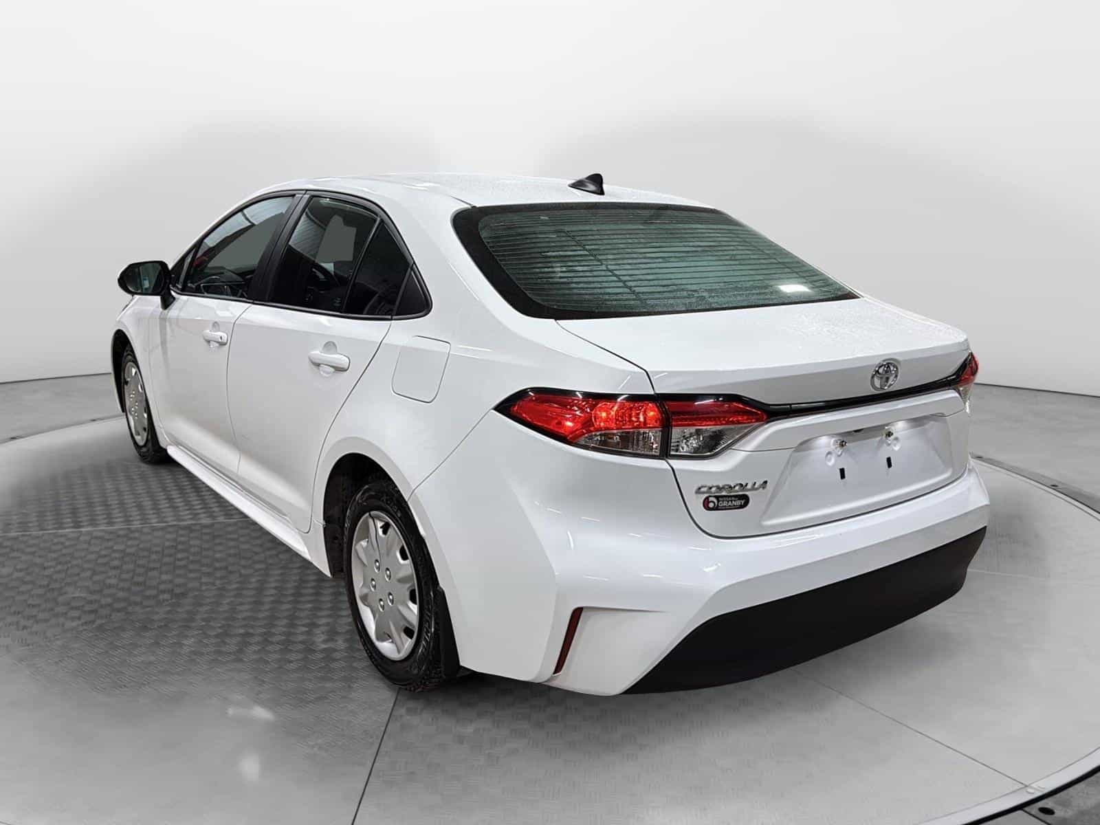 2023 Toyota Corolla LE - Image 4