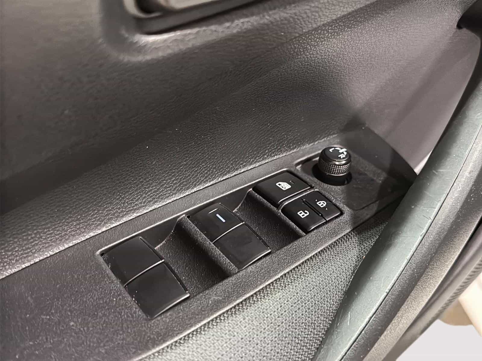 Image 13 Toyota Corolla LE 2023