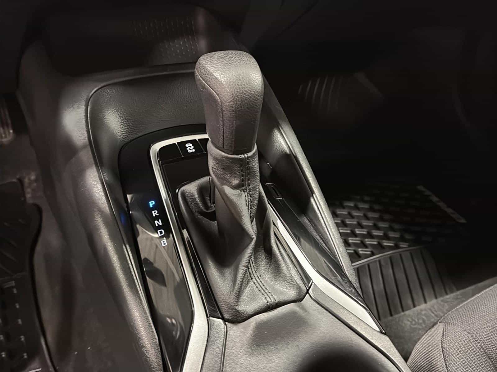 2023 Toyota Corolla LE - Image 21