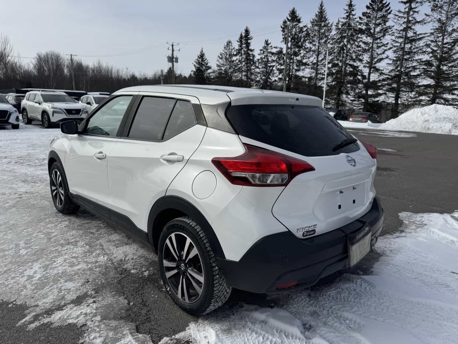 2020 Nissan Kicks SV - Image 5