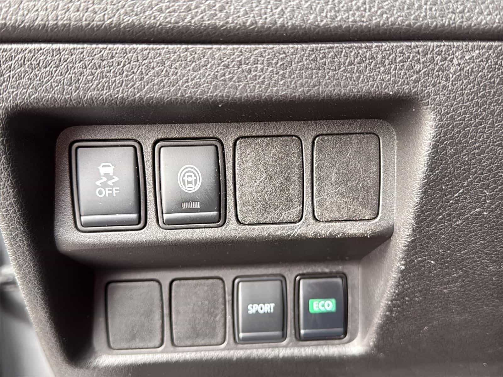 Image 12 Nissan Qashqai S 2020