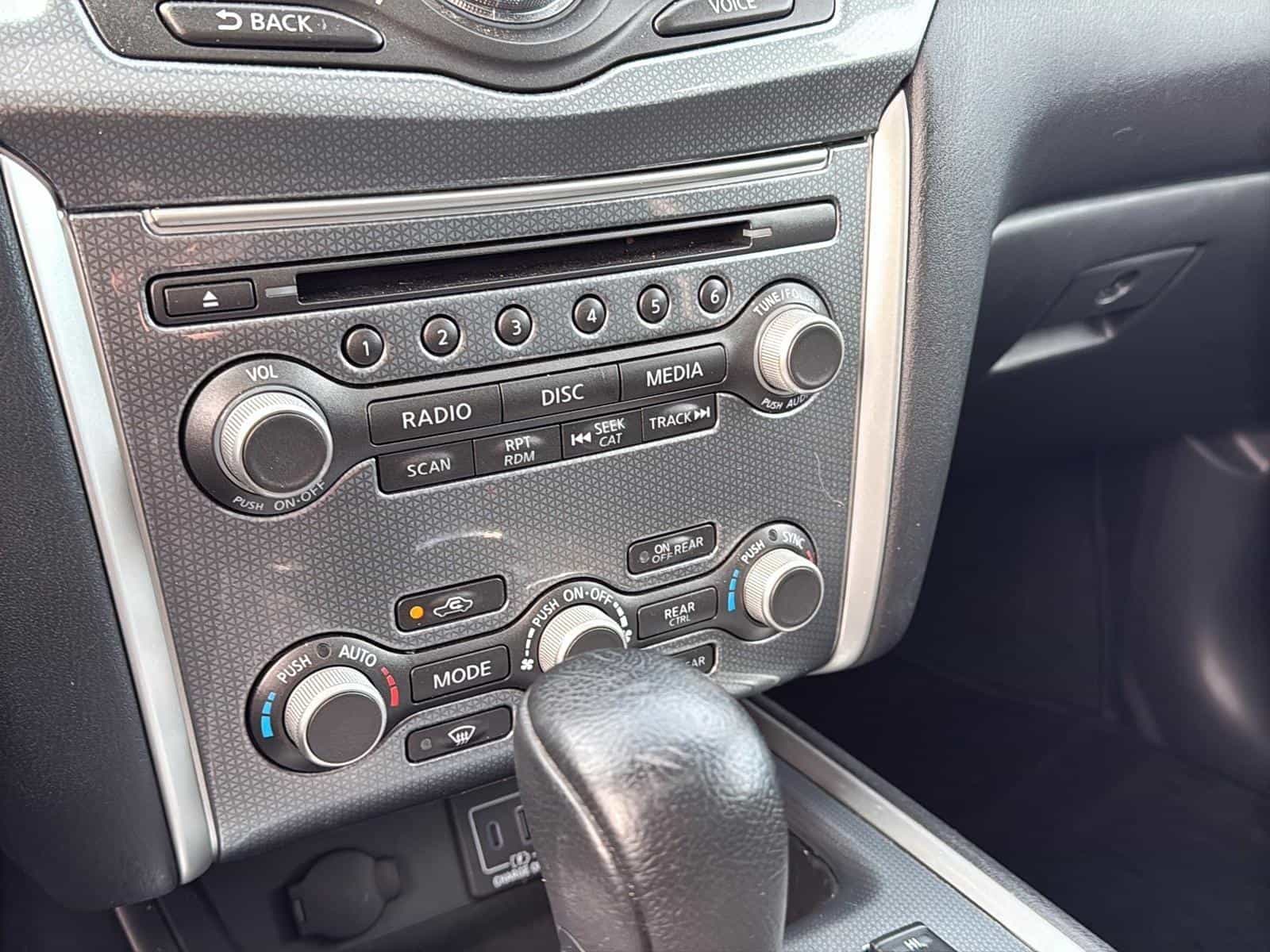 2020 Nissan Pathfinder SL Premium - Image 19