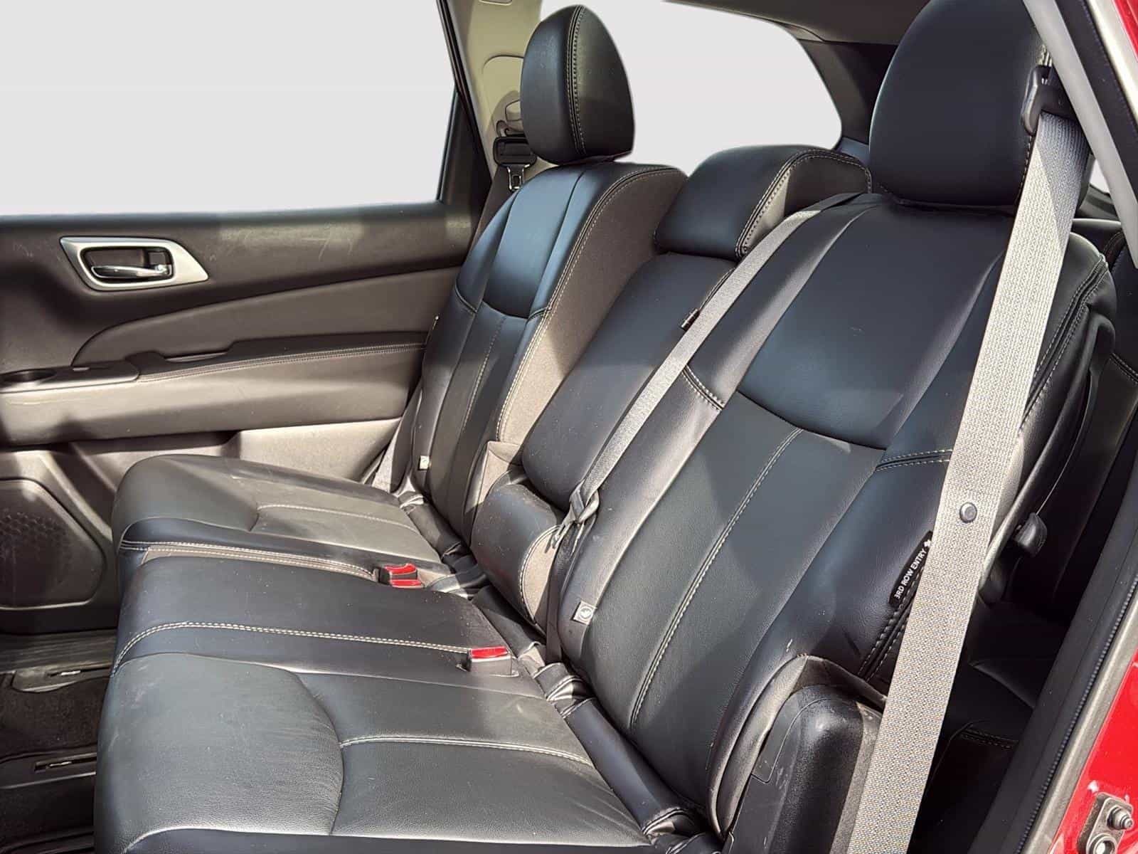 2020 Nissan Pathfinder SL Premium - Image 23