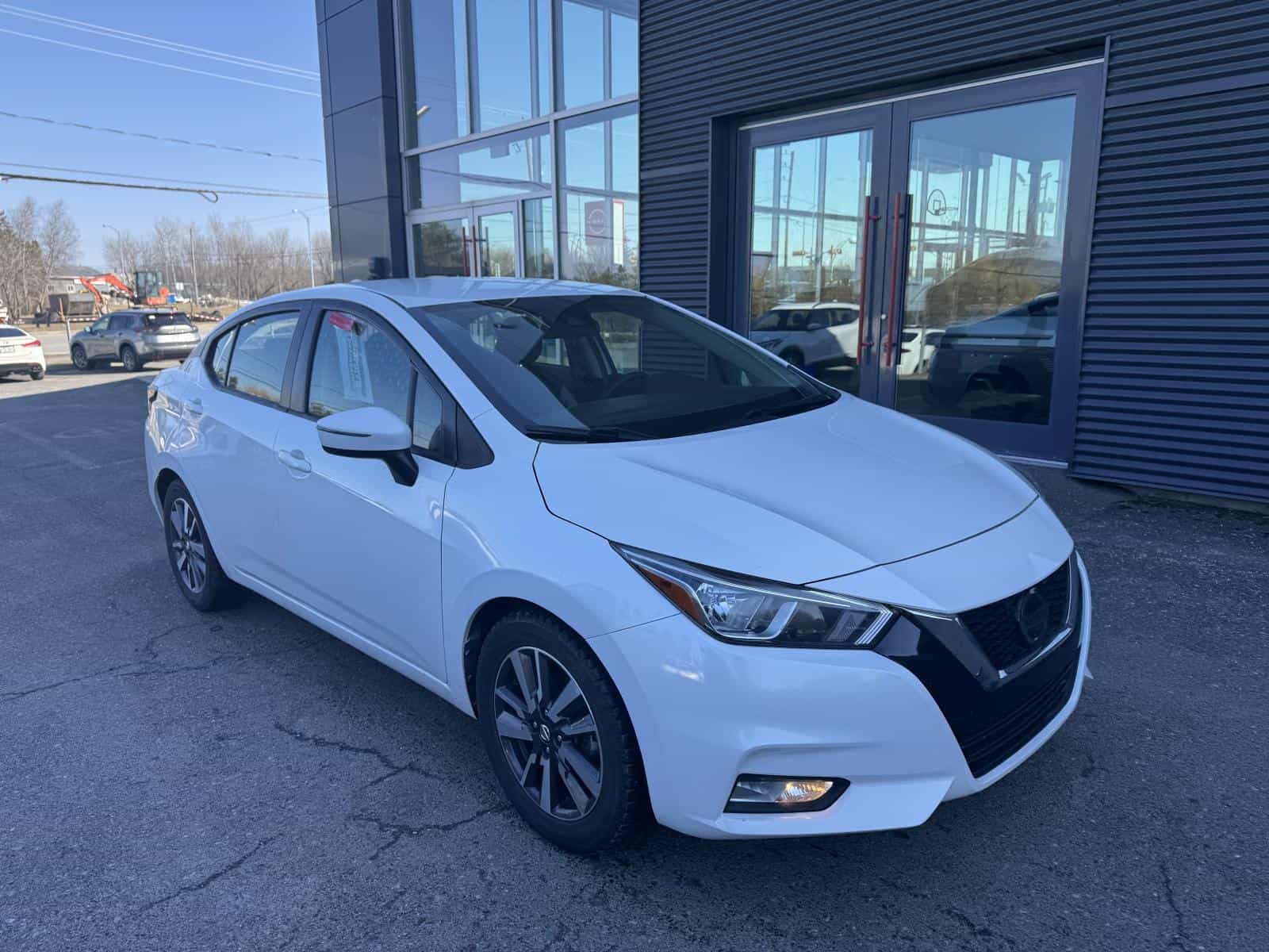 Image 1 Nissan Versa SV 2021