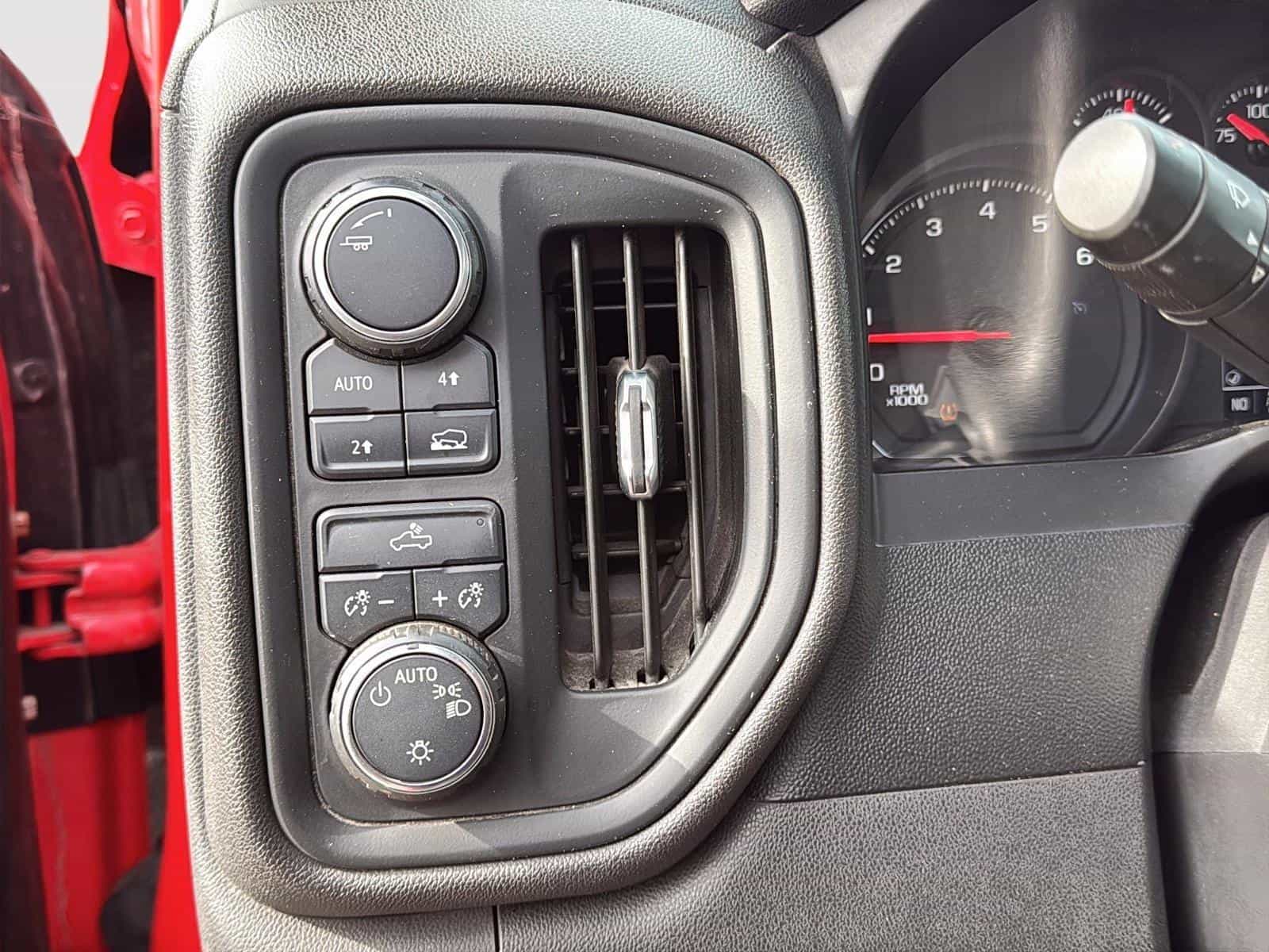 Image 12 Chevrolet Silverado 1500 Custom 2021